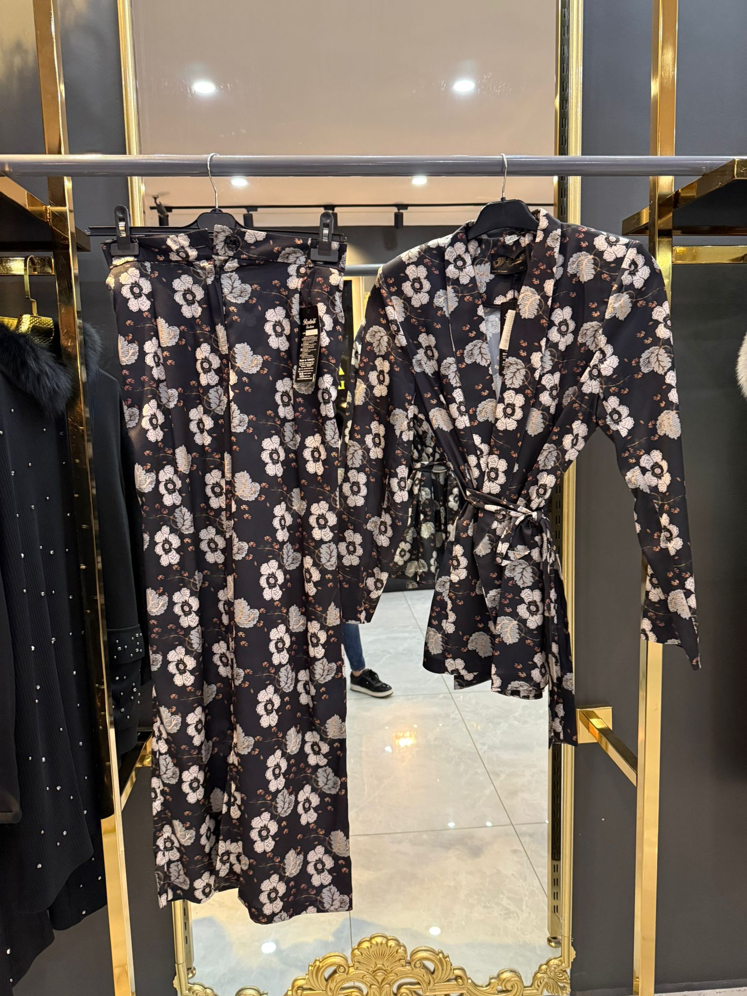 Saten Ceketli Takım