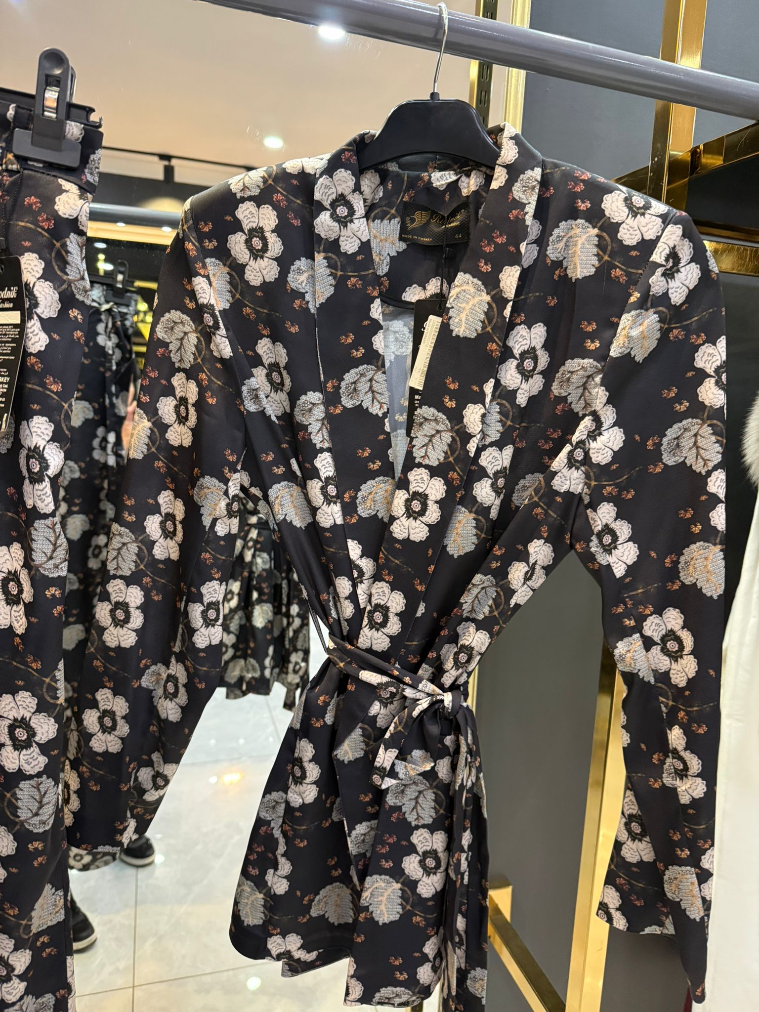 Saten Ceketli Takım