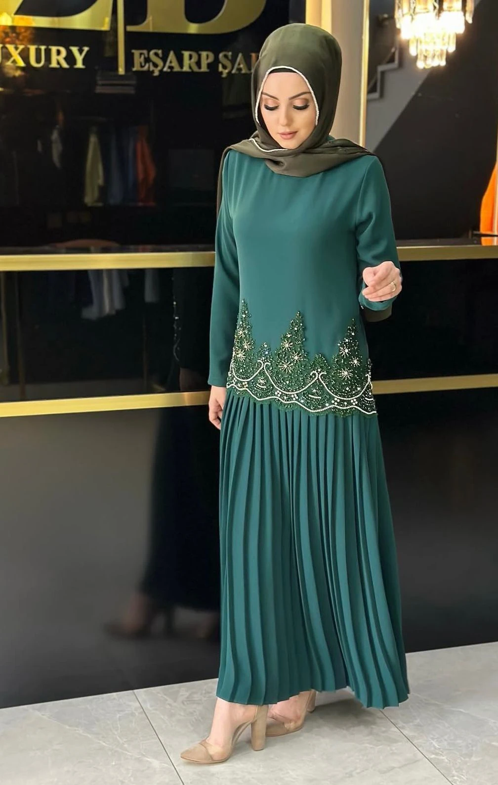 Zerafet Pileli Elbise