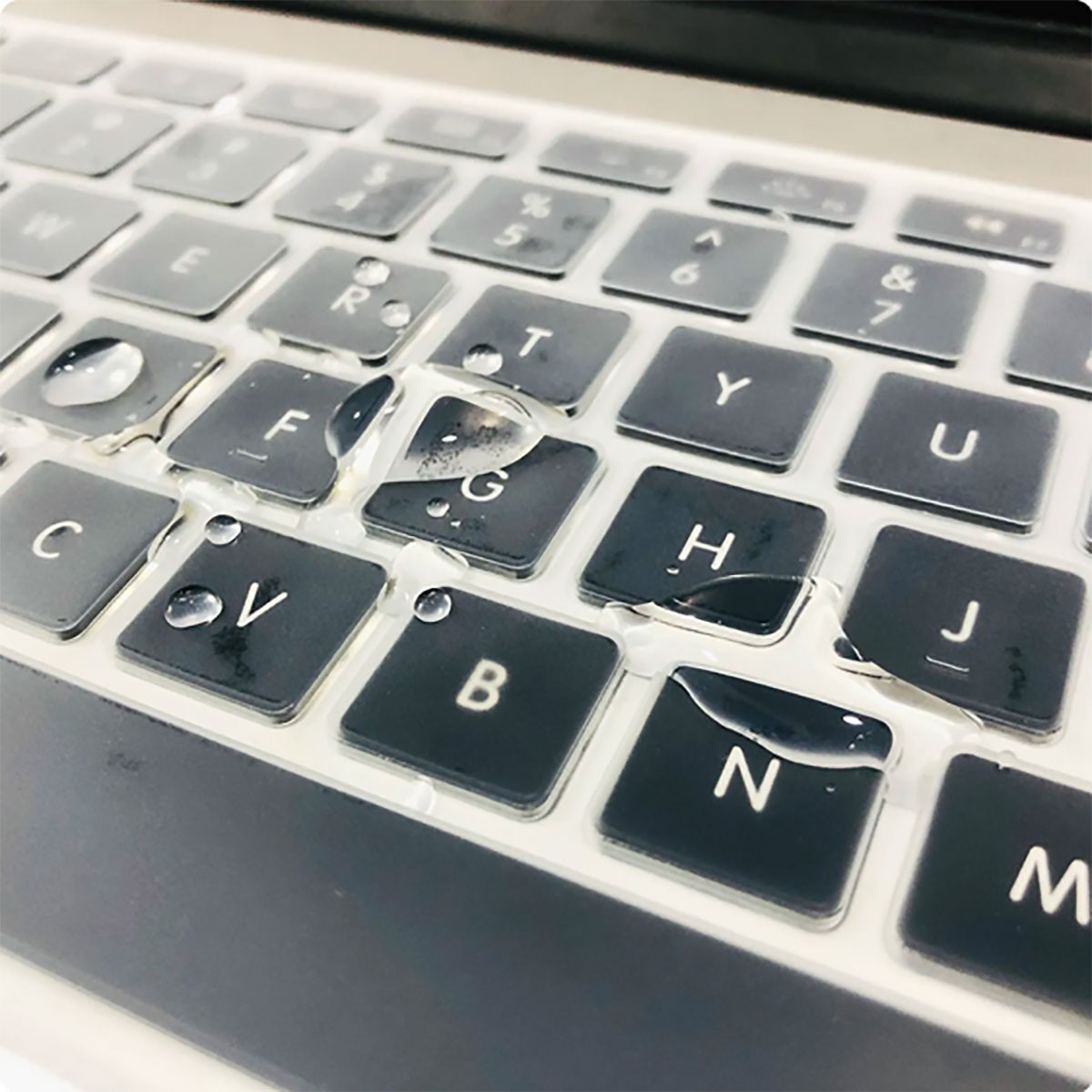 MacBook 13.3' Air 2020 A2337 Klavye Koruyucu Transparan Buzlu Silikon Ped