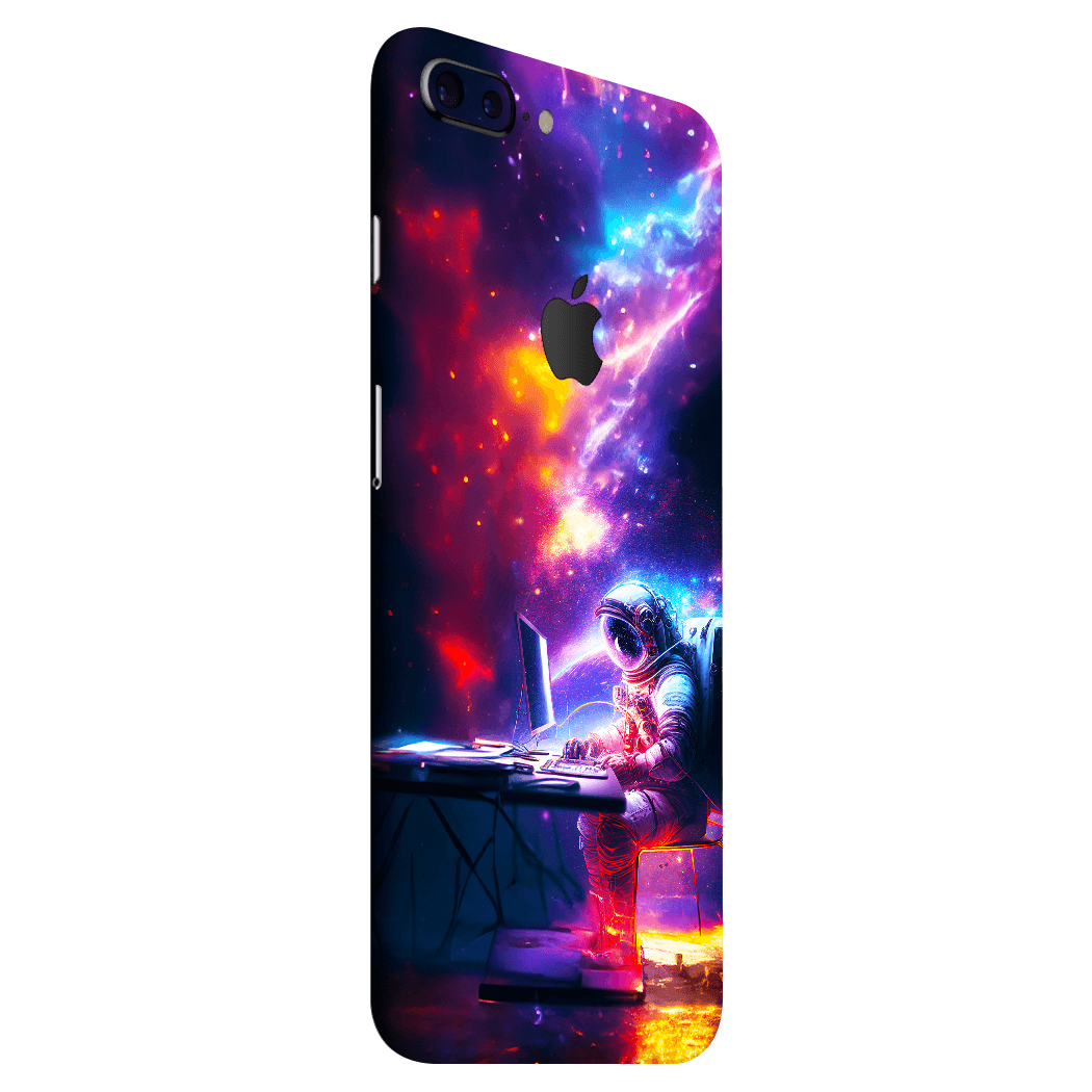 iPhone 7 Plus Kaplama Nebula Astronot