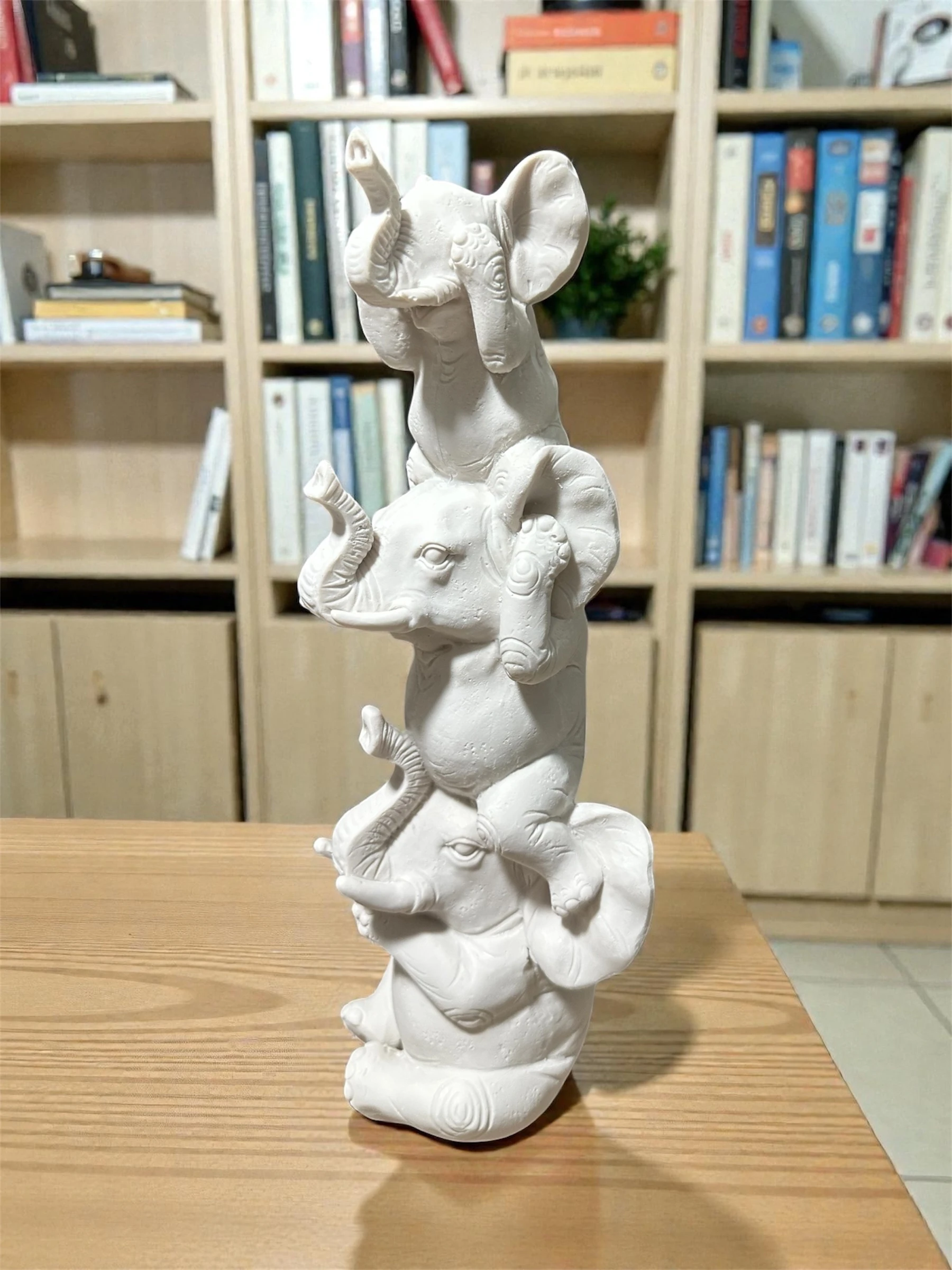 Ham Polyester Üst Üste Fil Objesi