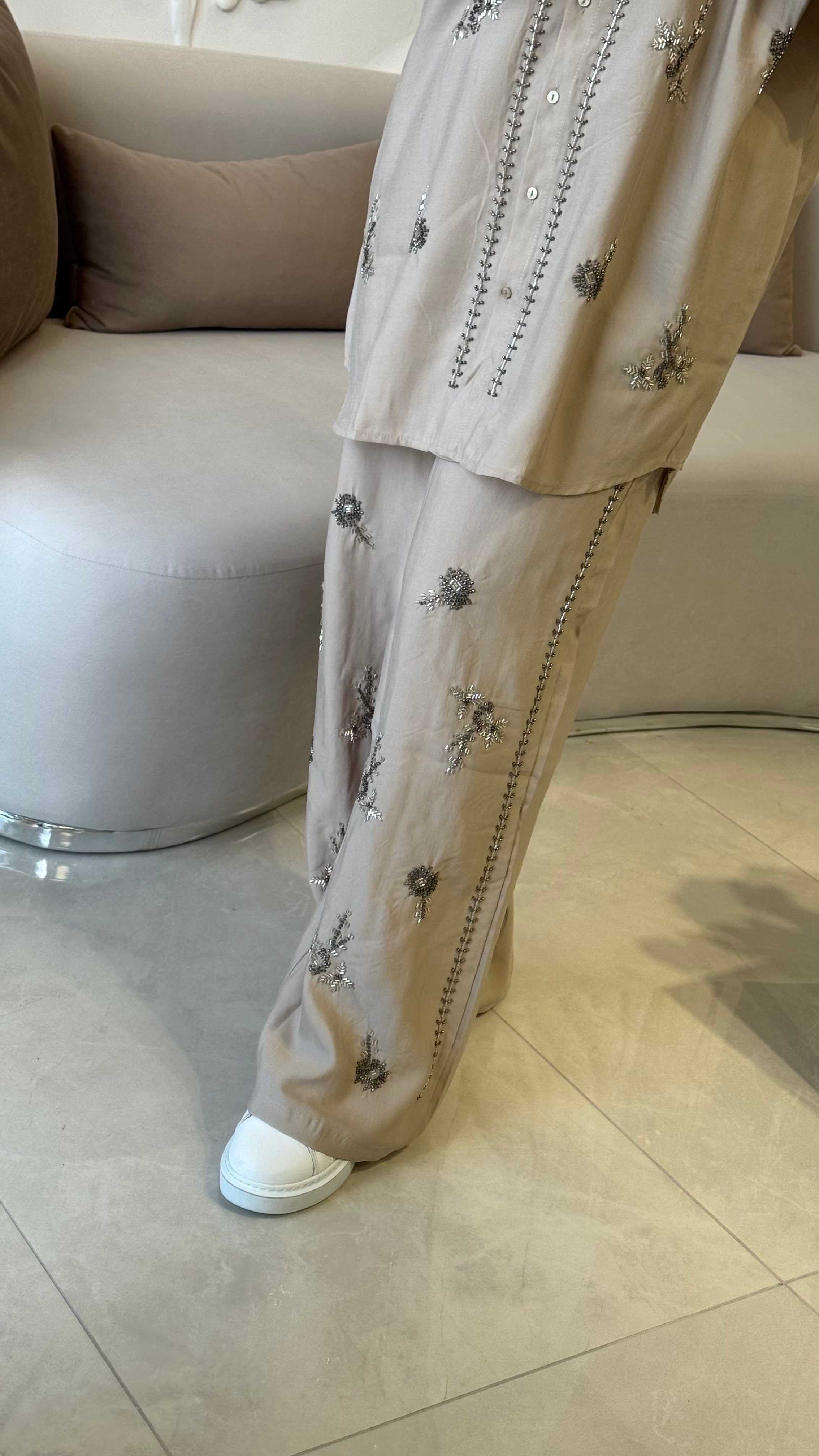İşlemeli pantolon bej