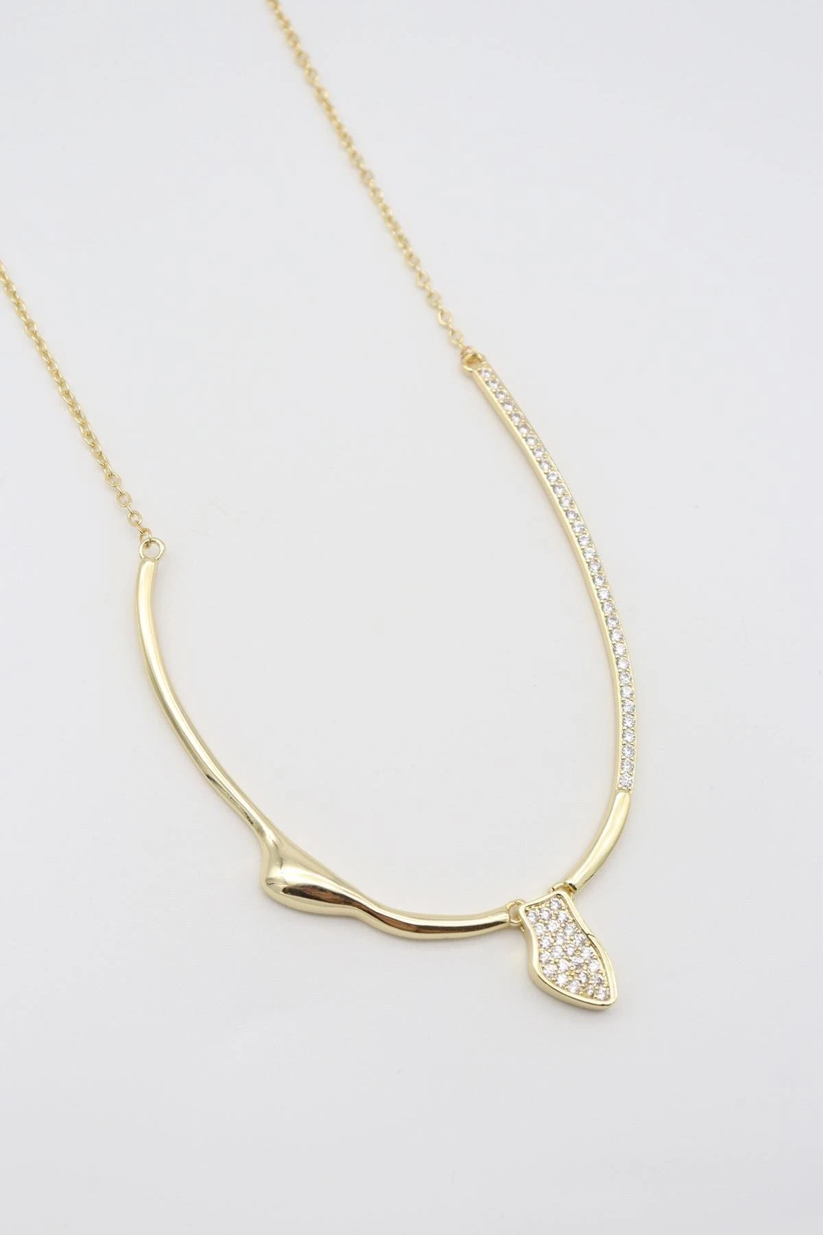 -14K- ASİMETRİK HATLI TAŞLI KOLYE