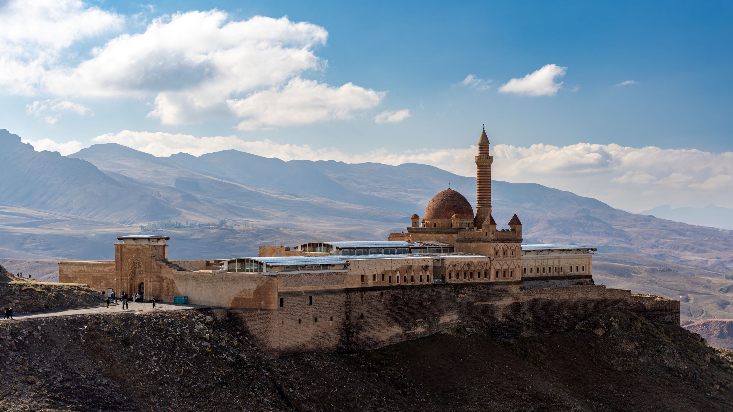 İshakpaşa Sarayı
