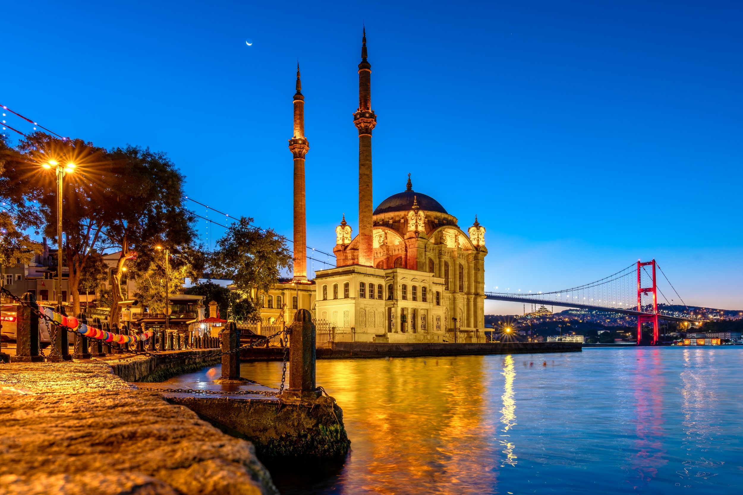 Ortaköy Camii