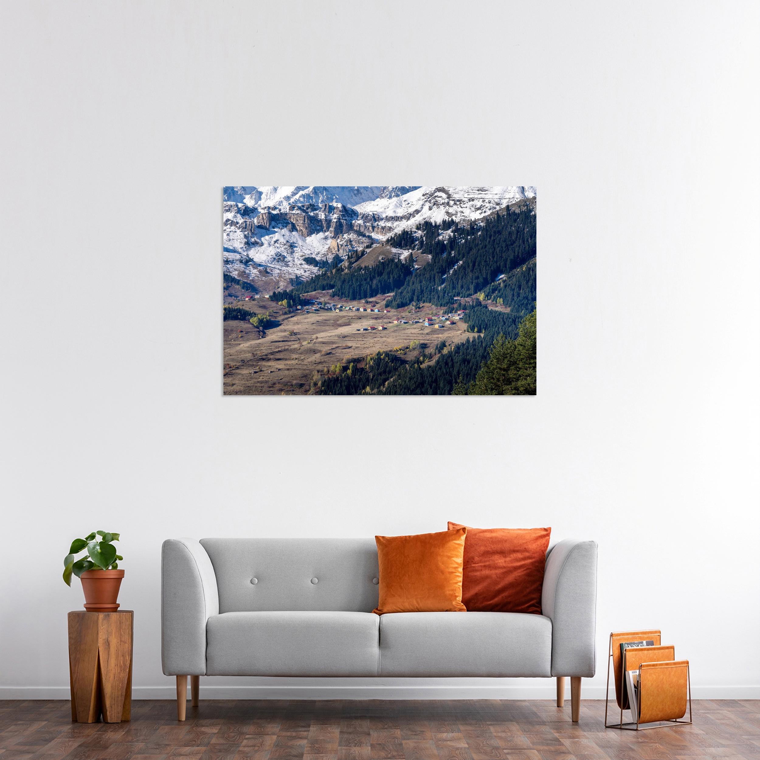 Karlı Dağlar ve Yayla Evleri
