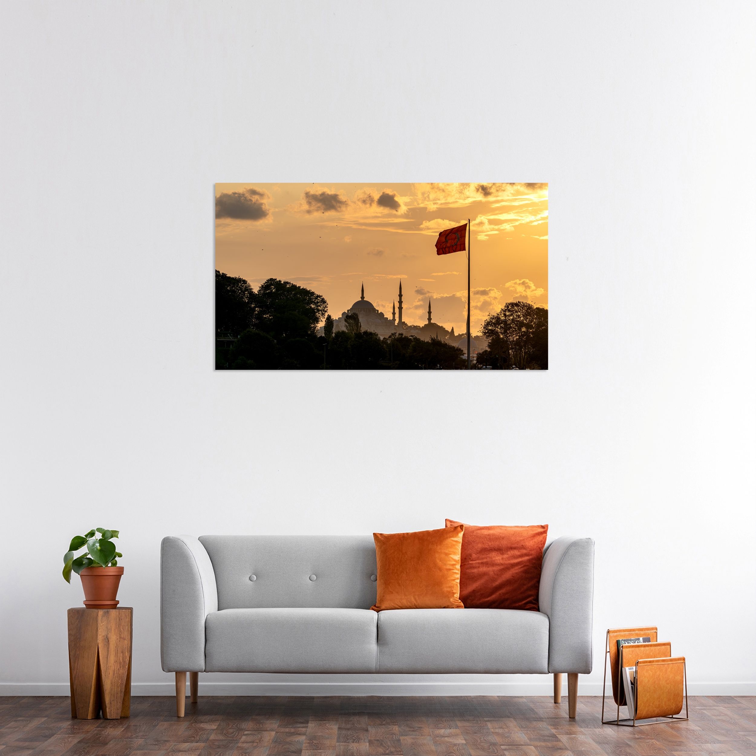 Süleymaniye Camii ve Türk Bayrağı