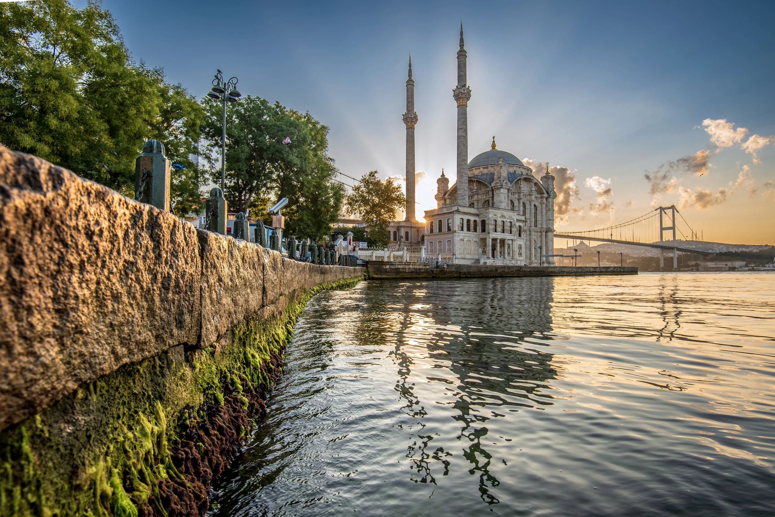 Ortaköy Camii
