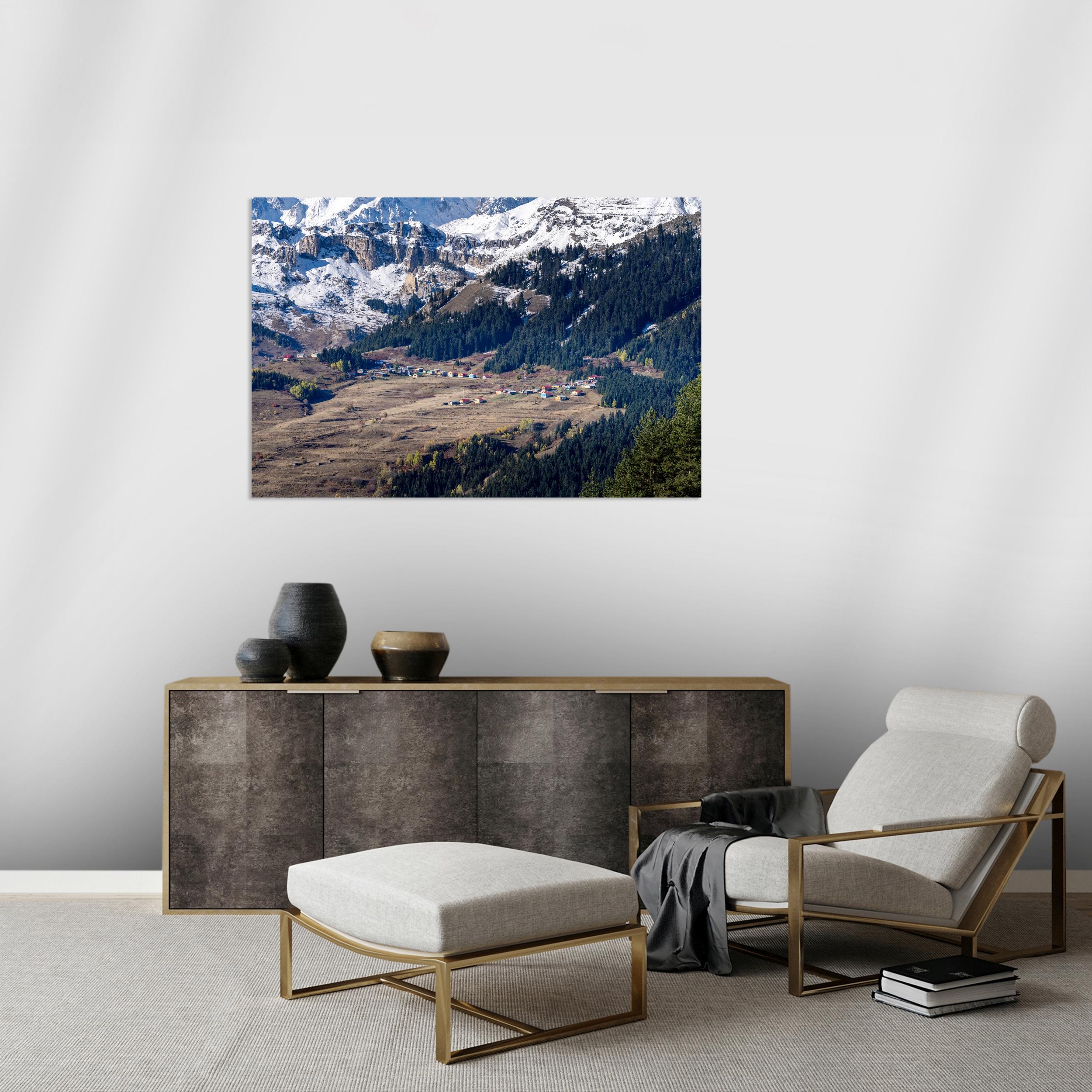 Karlı Dağlar ve Yayla Evleri