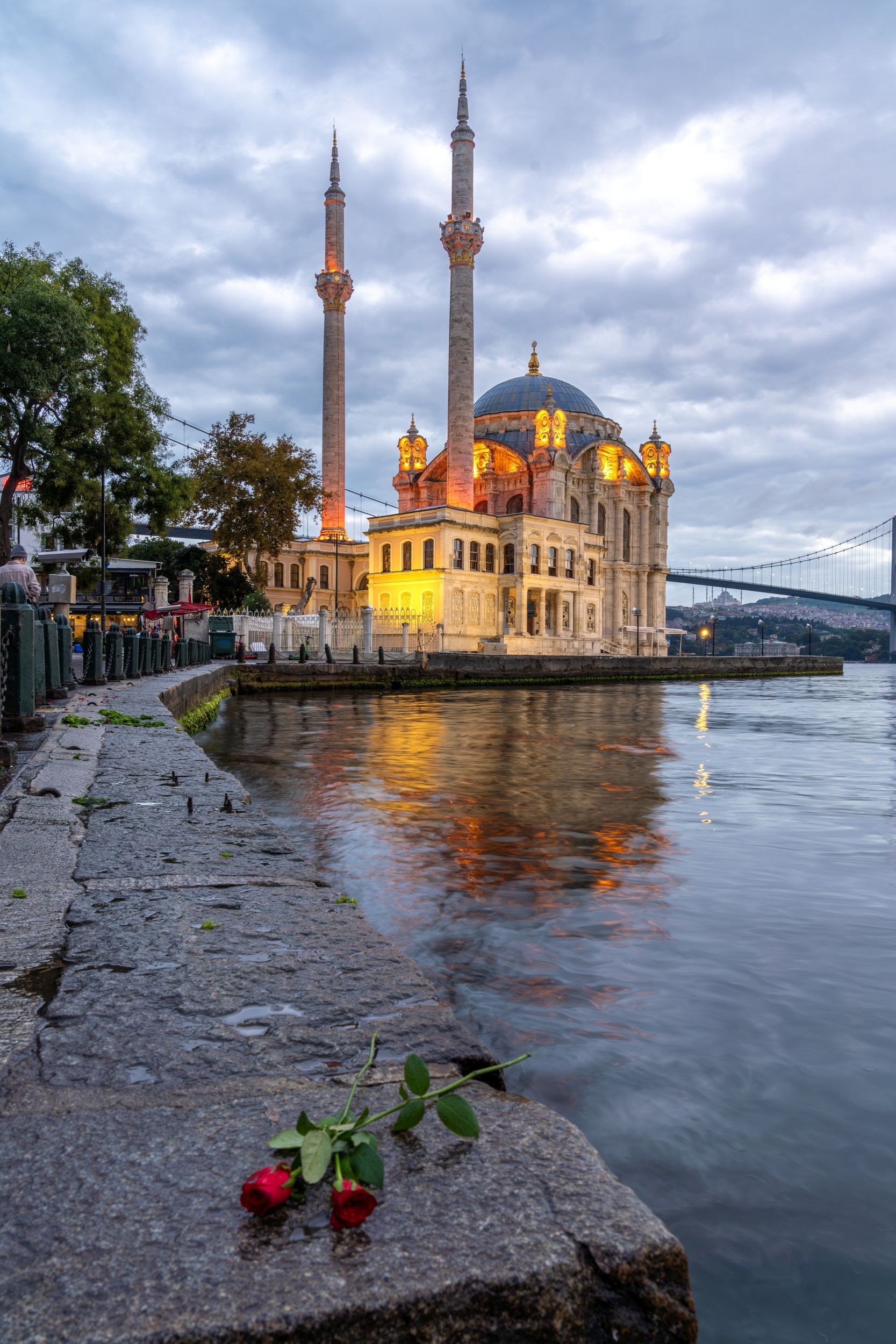 Ortaköy Camii