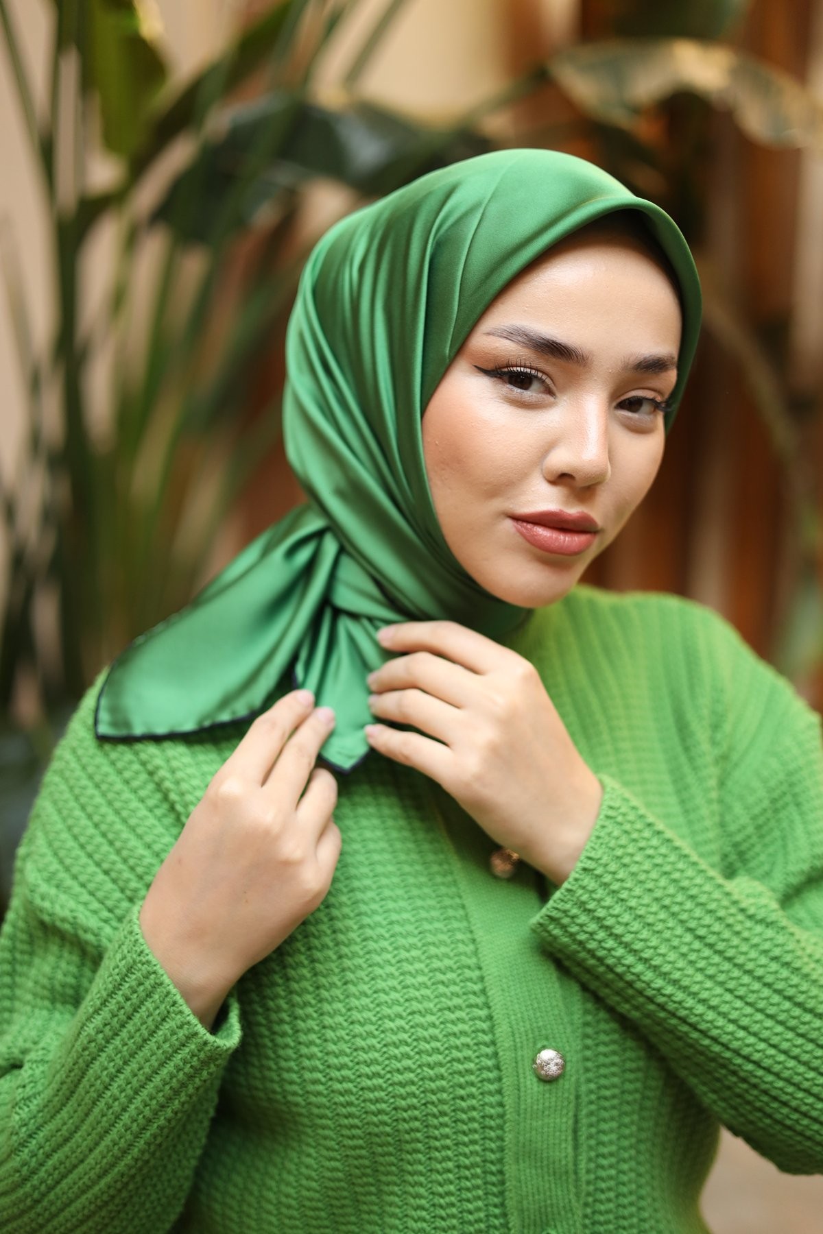 Parlak Saten Eşarp - yeşil