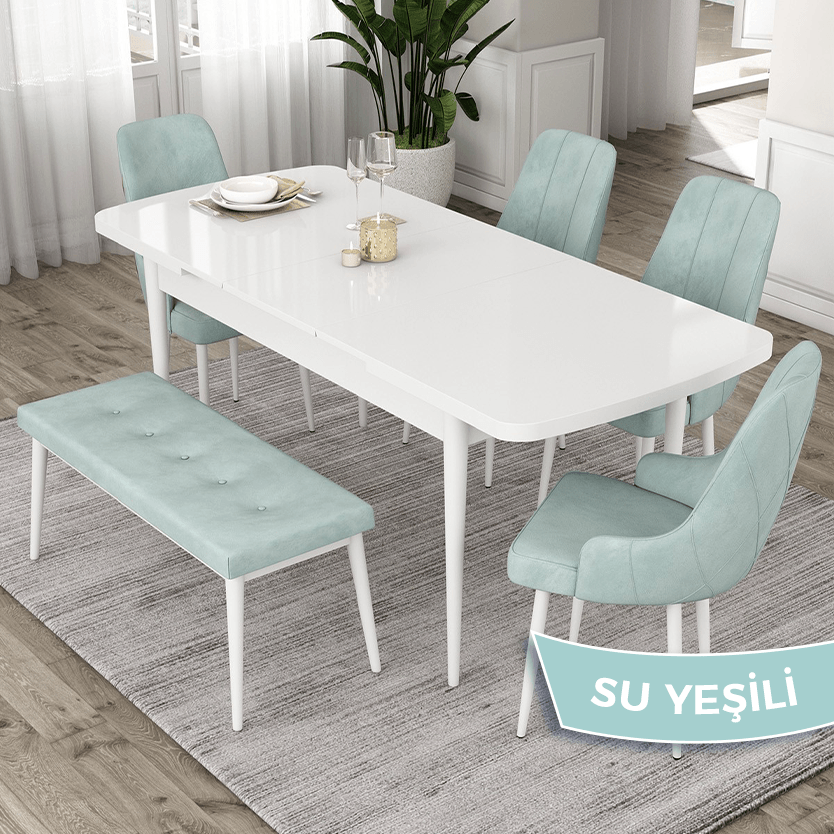 masa beyaz sandalye su yeşili