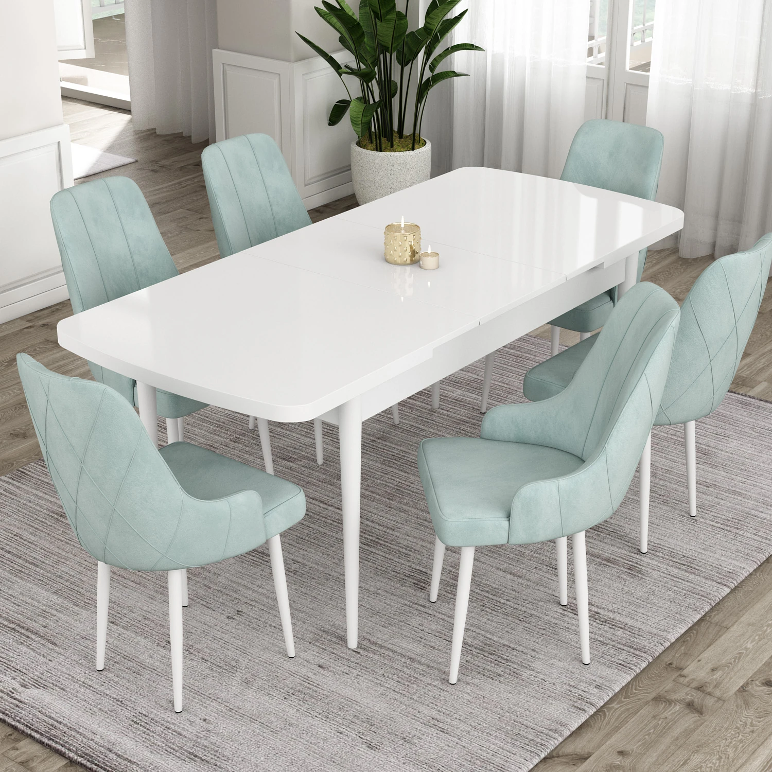 beyaz masa sandalye su yeşili