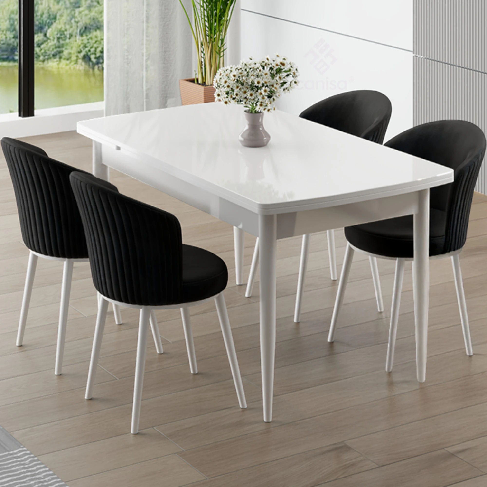 Beyaz Masa Siyah Sandalye