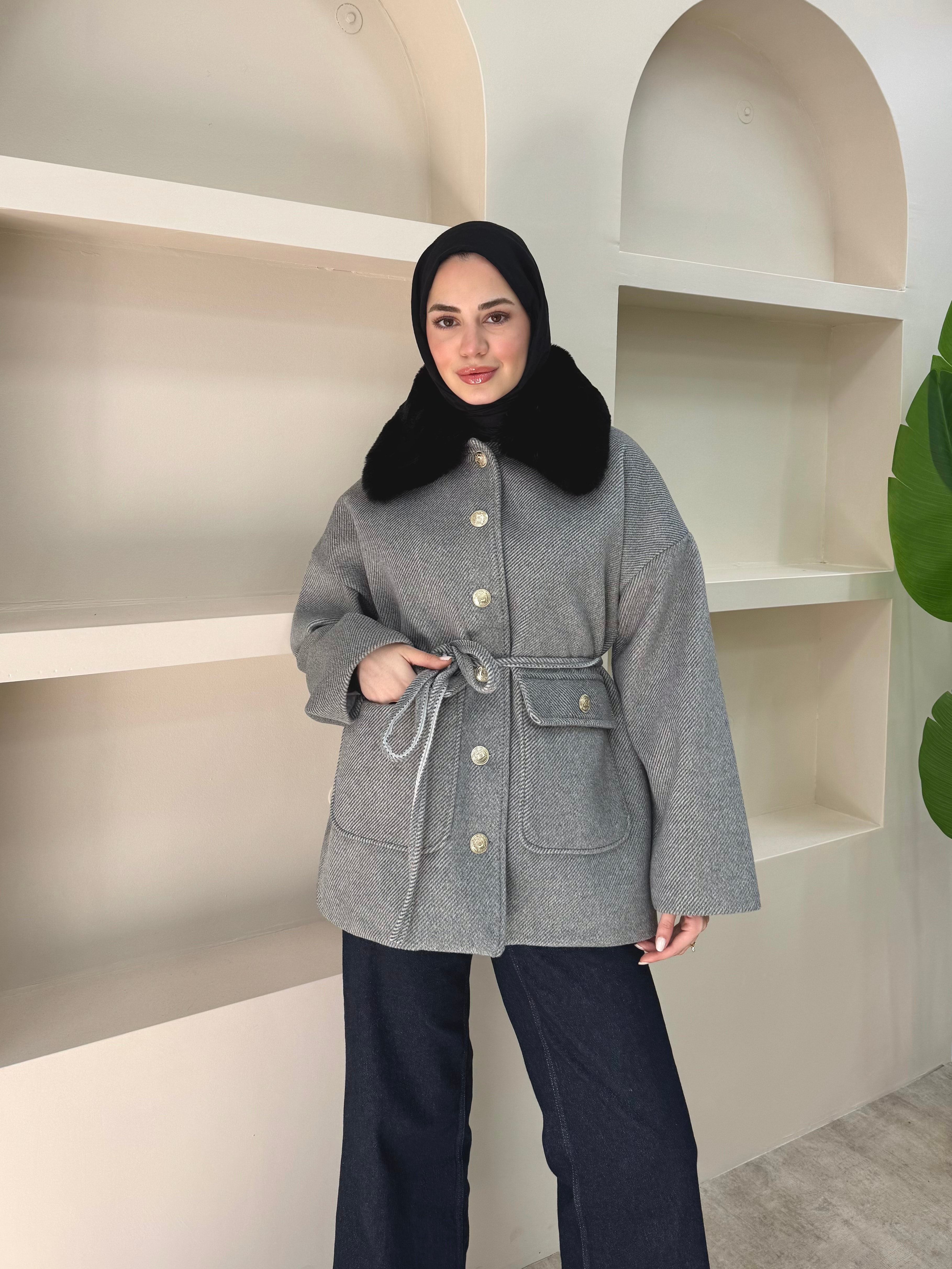 Yakası Kürklü Kaşe Kaban