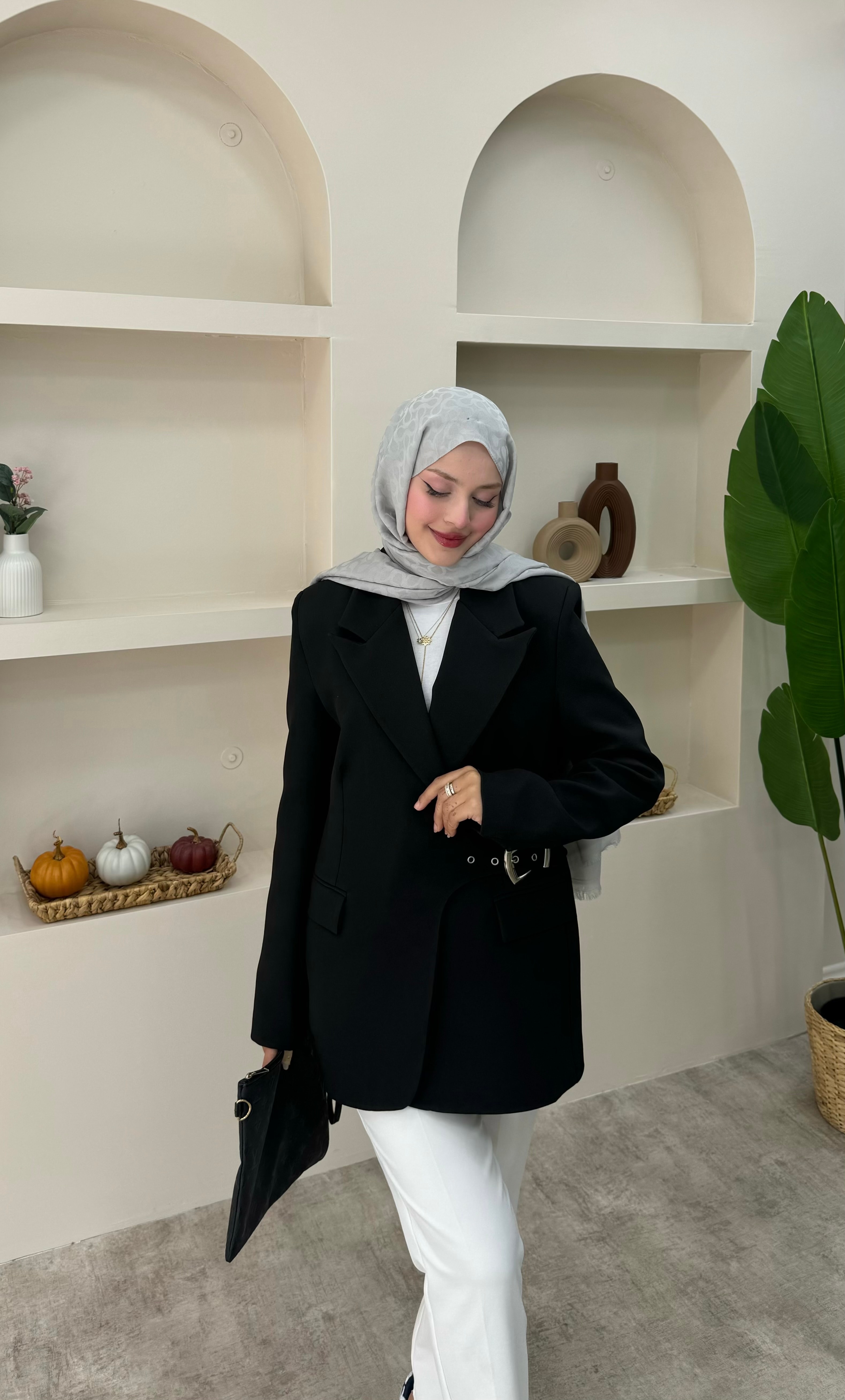 Yandan Kemer Detaylı Blazer Ceket  - Siyah