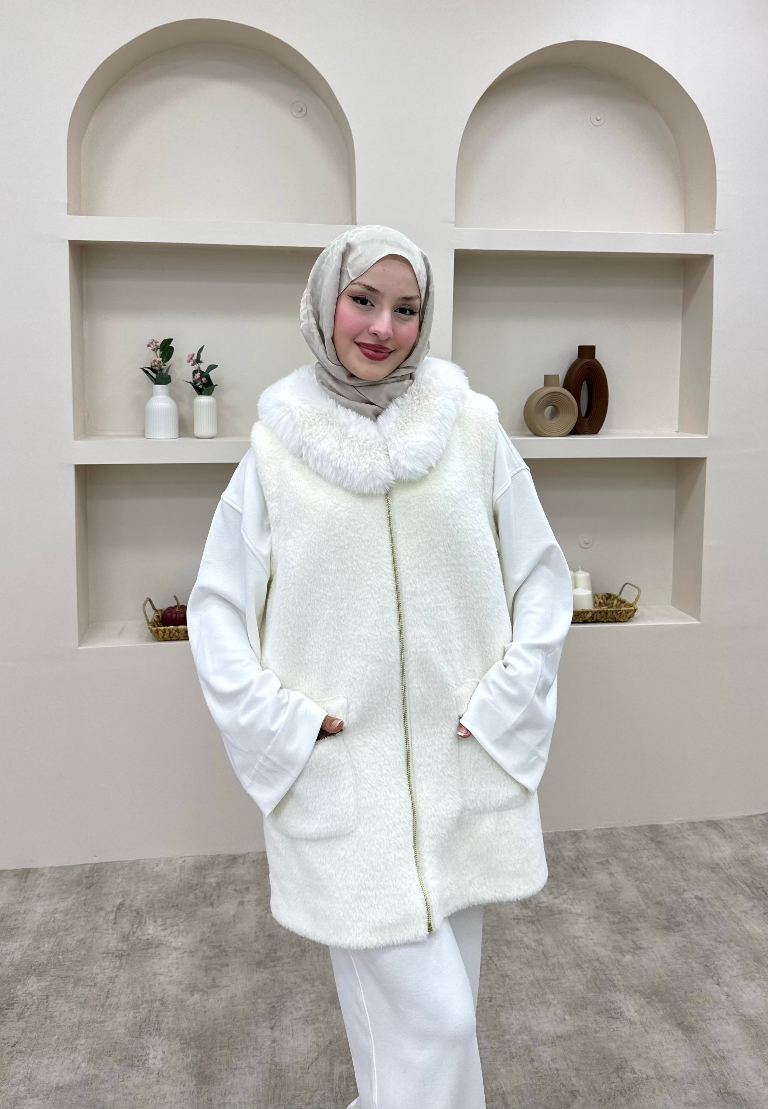 Angora Kürklü Yelek  - BEYAZ