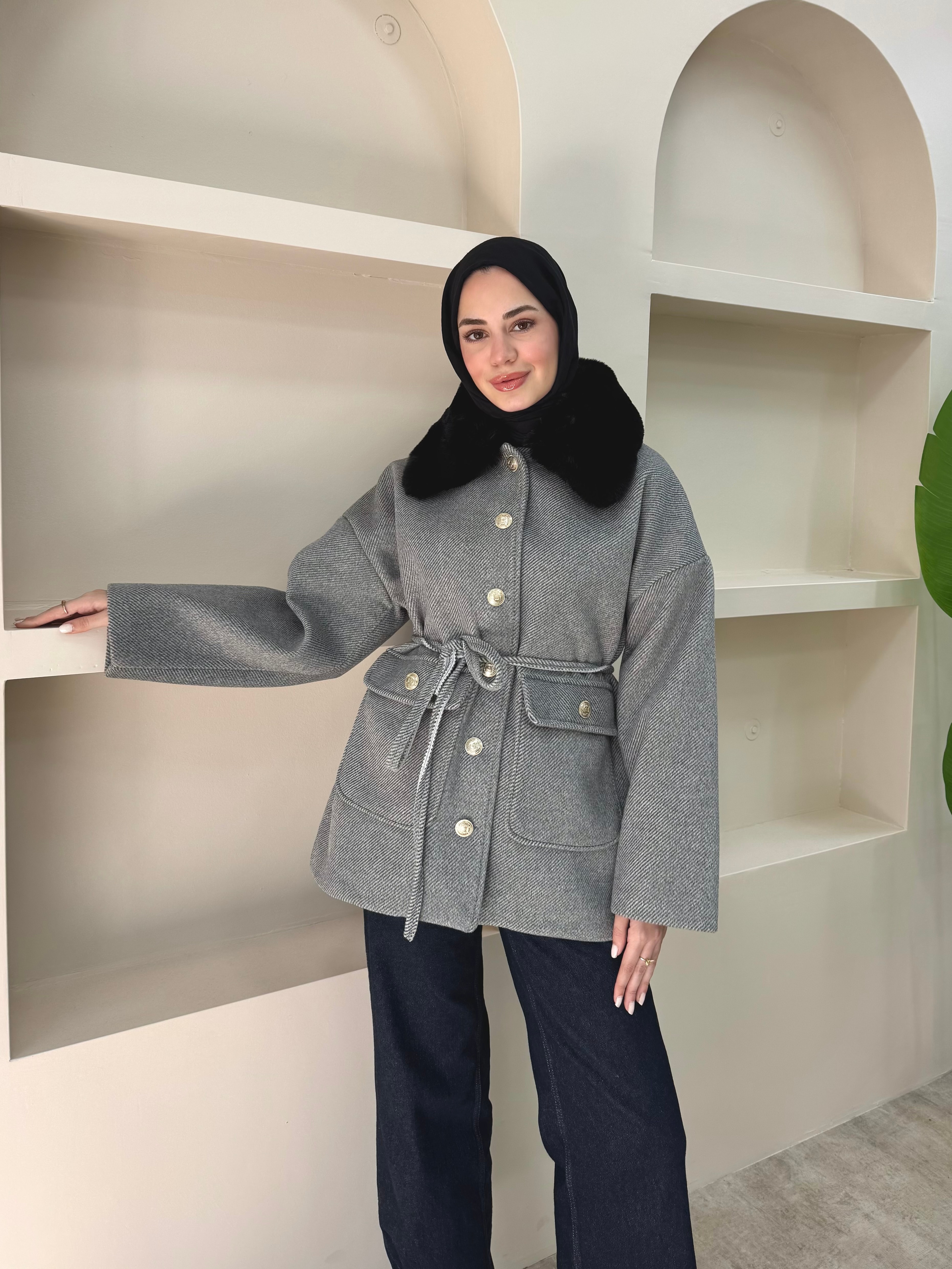 Yakası Kürklü Kaşe Kaban