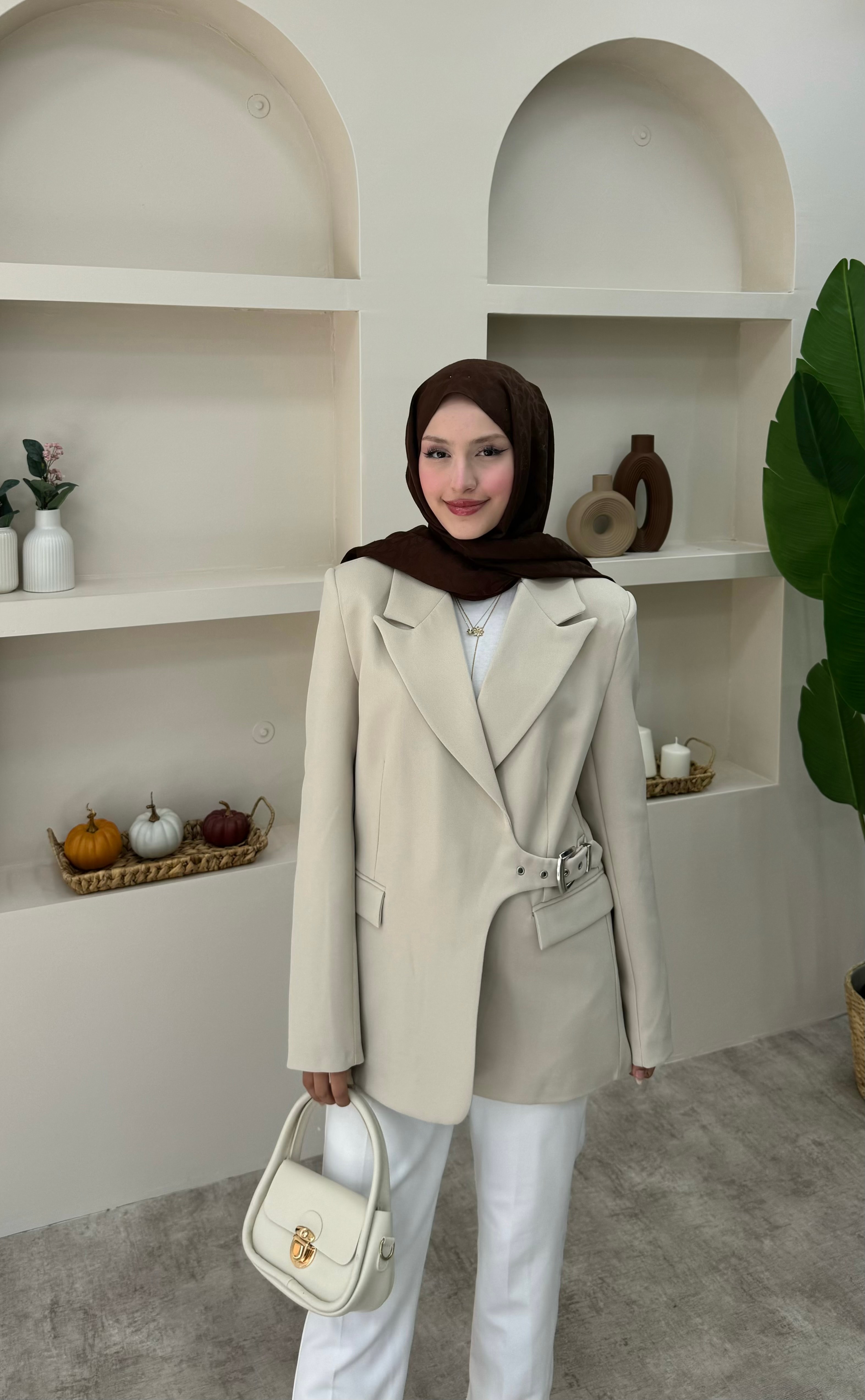 Yandan Kemer Detaylı Blazer Ceket  - Krem