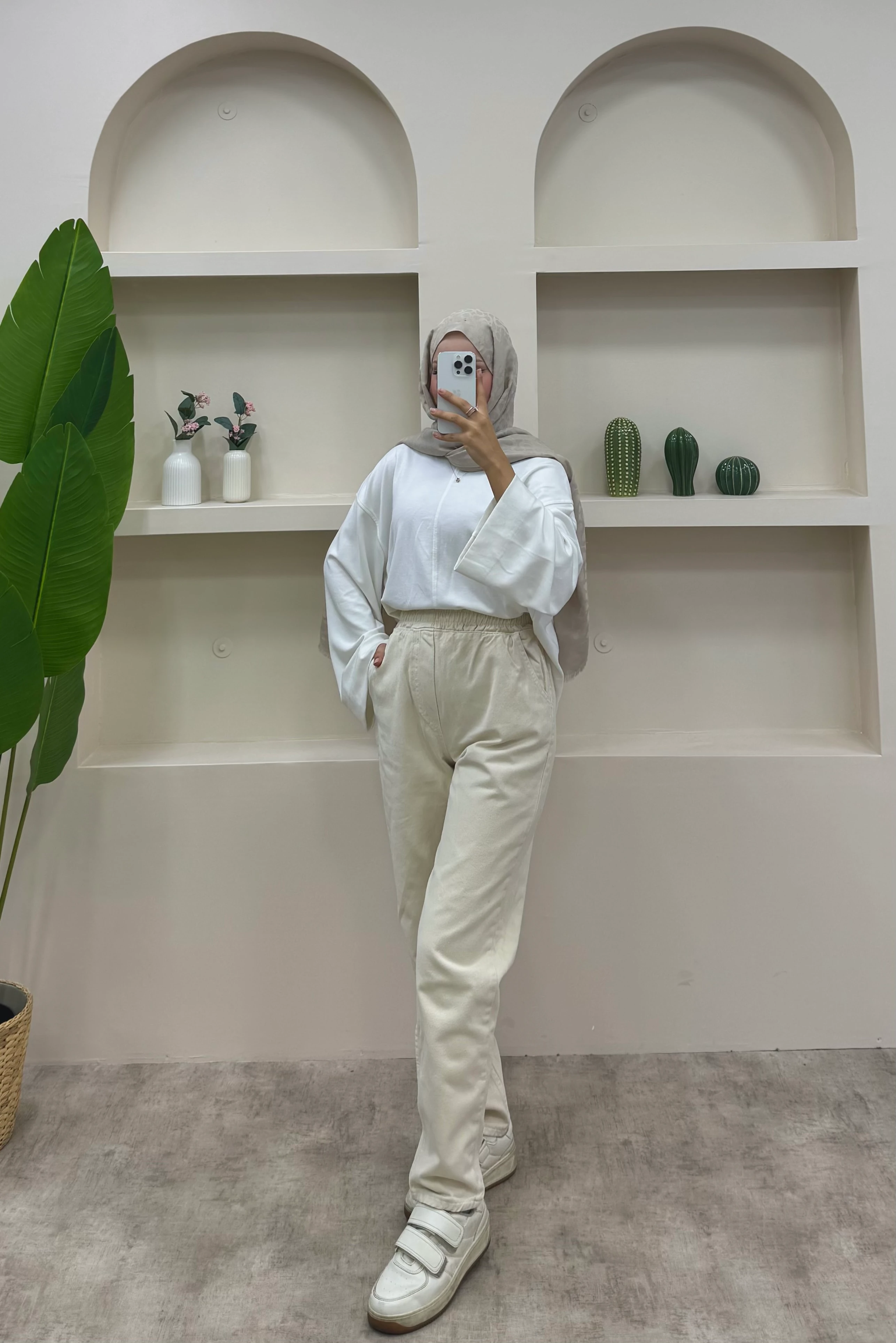 Beli Lastikli Geniş Kesim Mom Jeans  - Krem