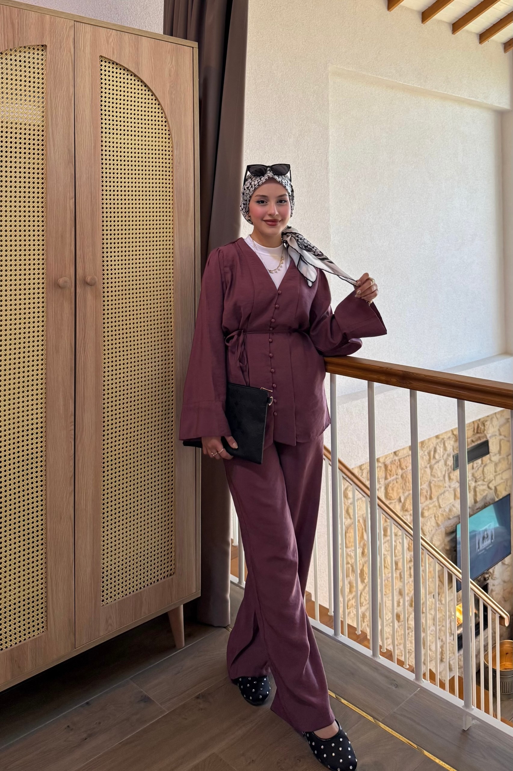 V Yaka Düğmeli Takım - Bordo