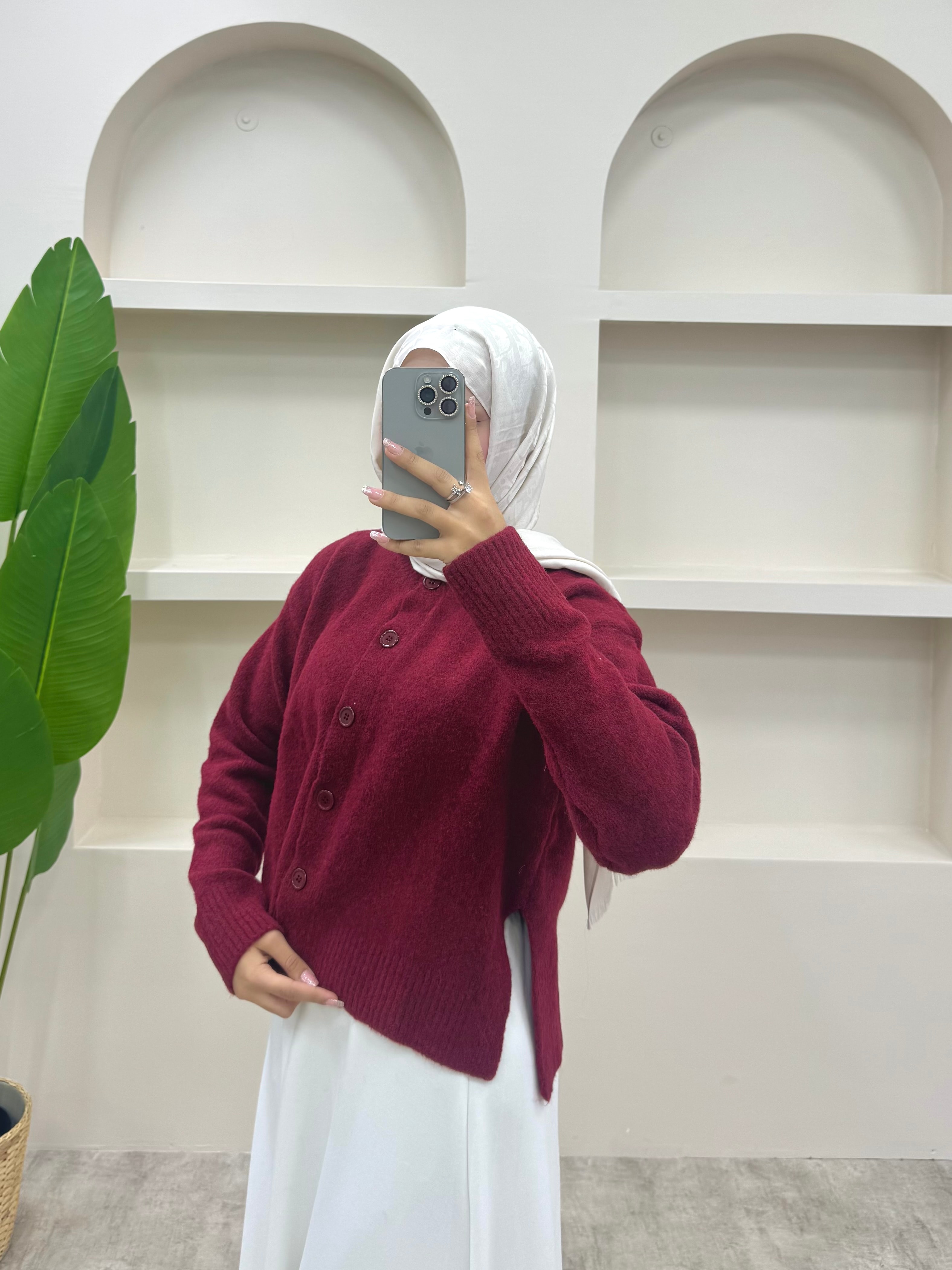 Yırtmaç Detaylı Düğmeli Hırka