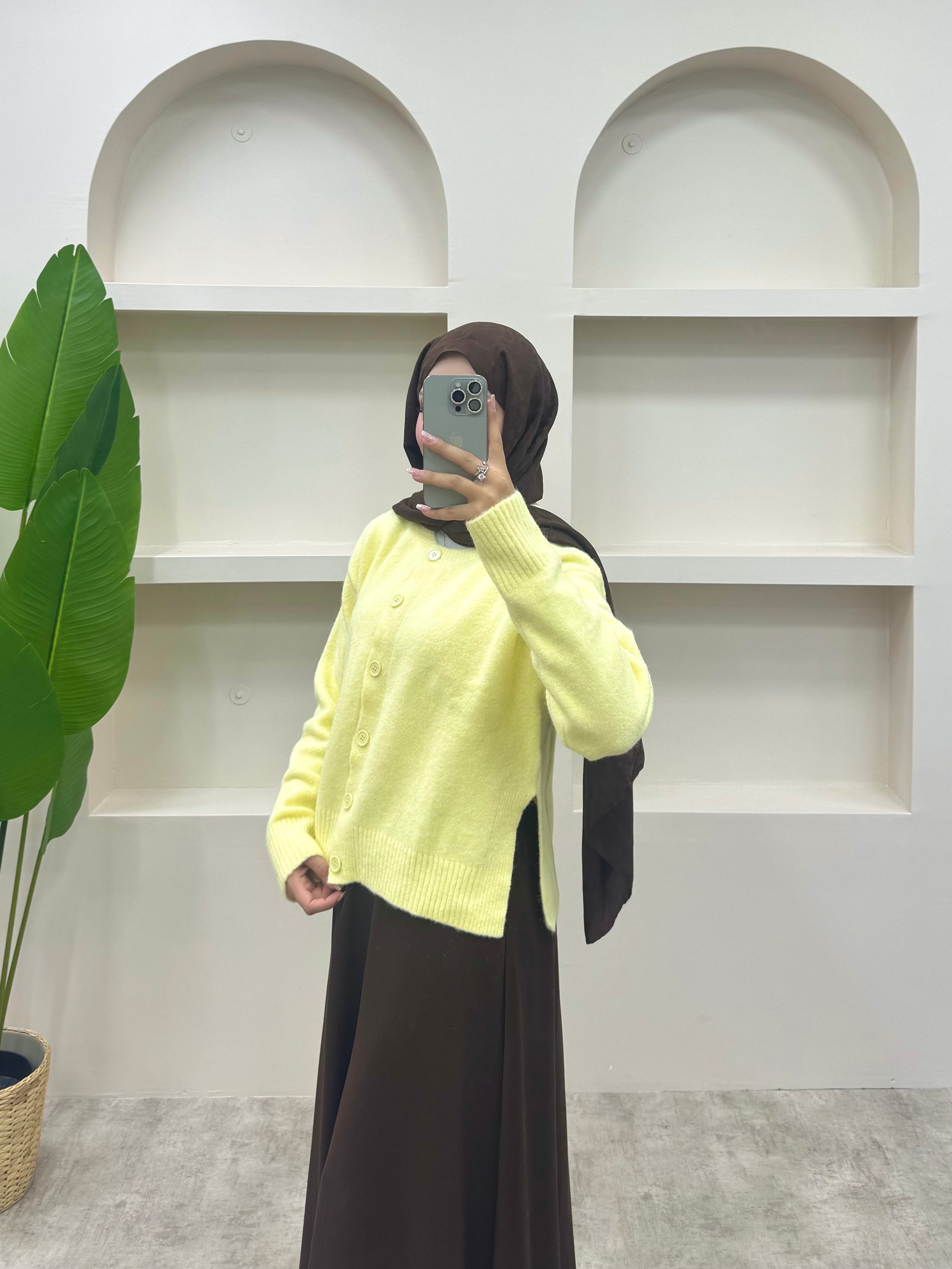 Yırtmaç Detaylı Düğmeli Hırka - Sarı