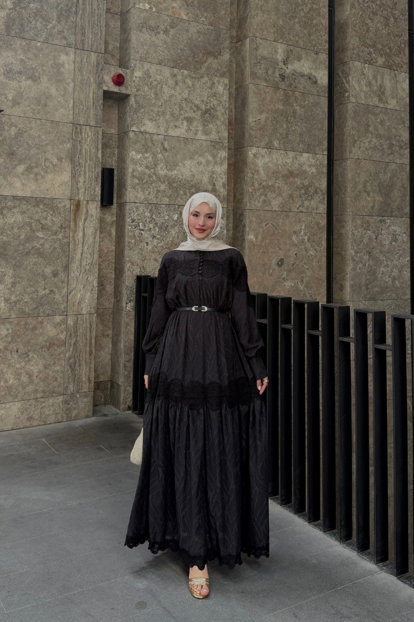 Dantelli Şifon Elbise - Siyah