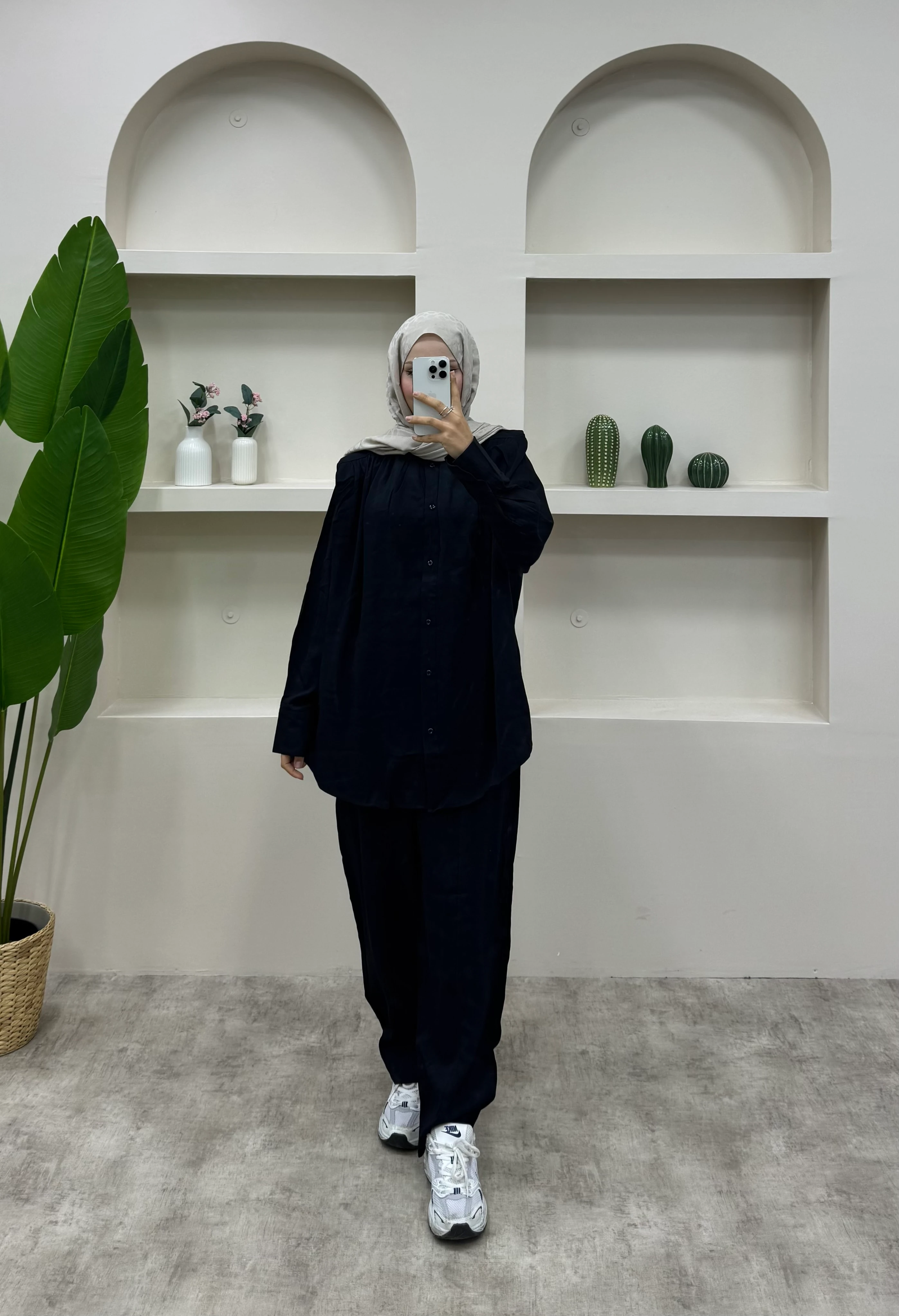 Omuzu Vatkalı Modal Takım - Siyah