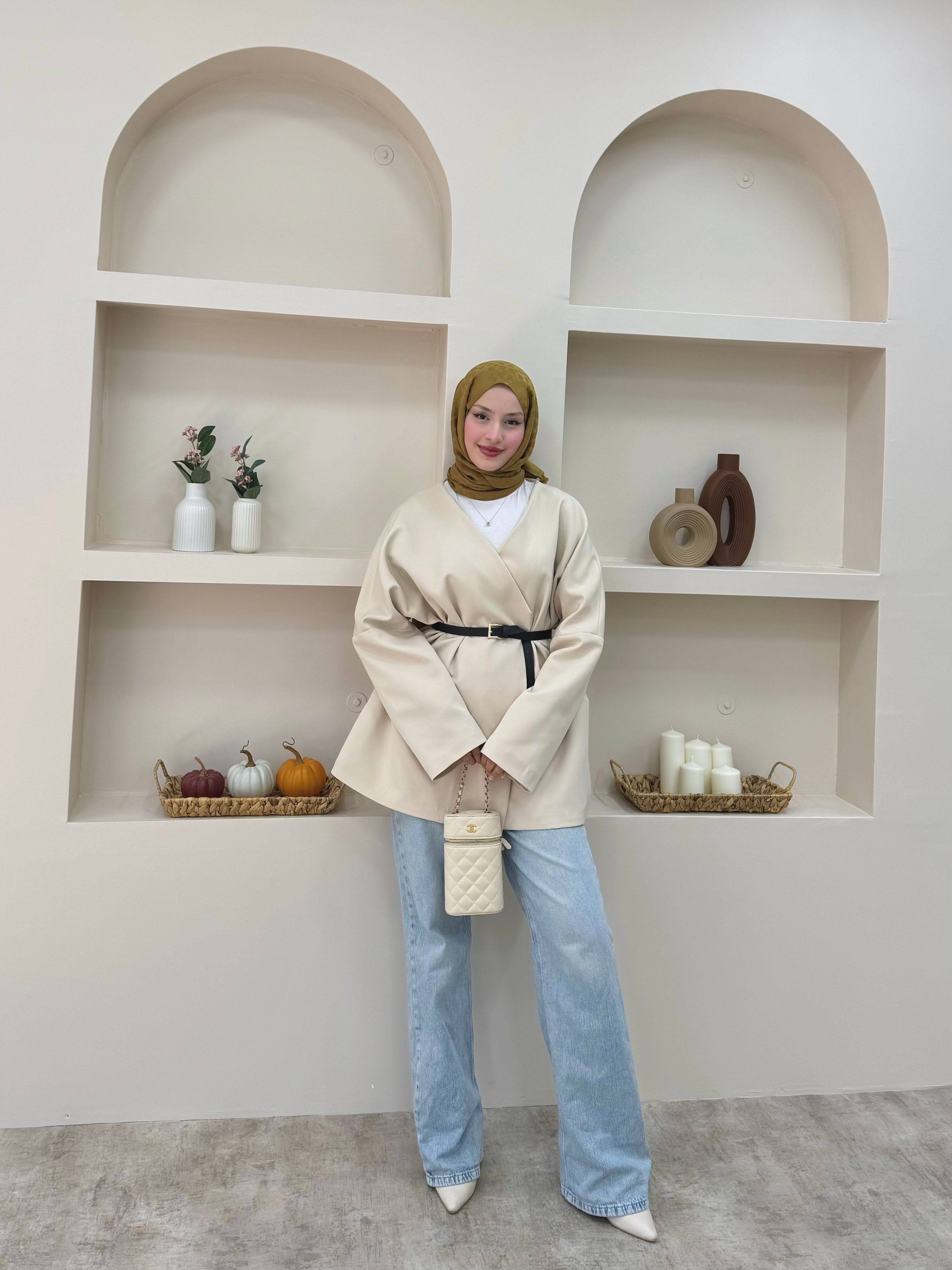 Kruvaze Yaka Kemerli Blazer Ceket  - Krem