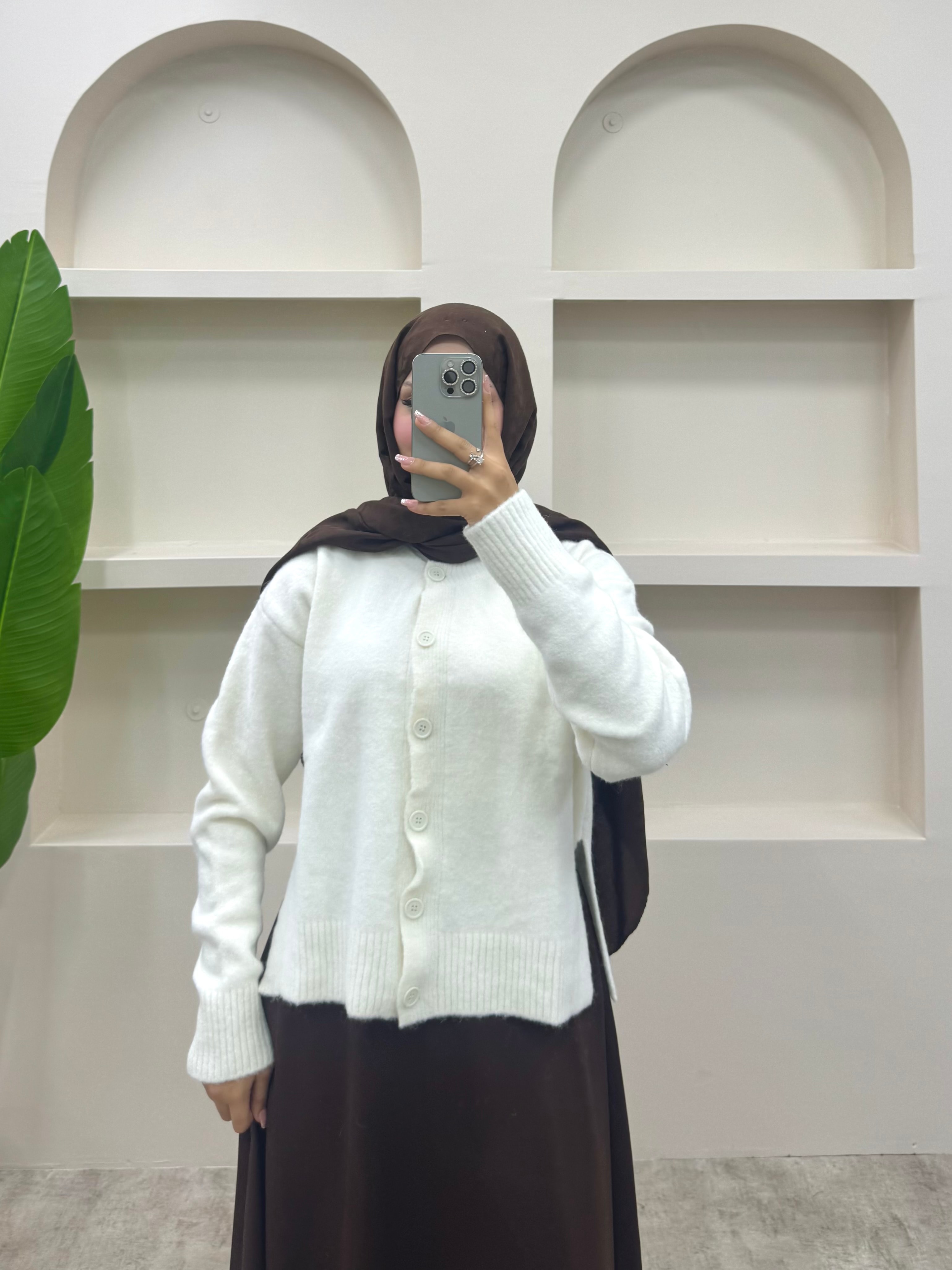 Yırtmaç Detaylı Düğmeli Hırka - Beyaz