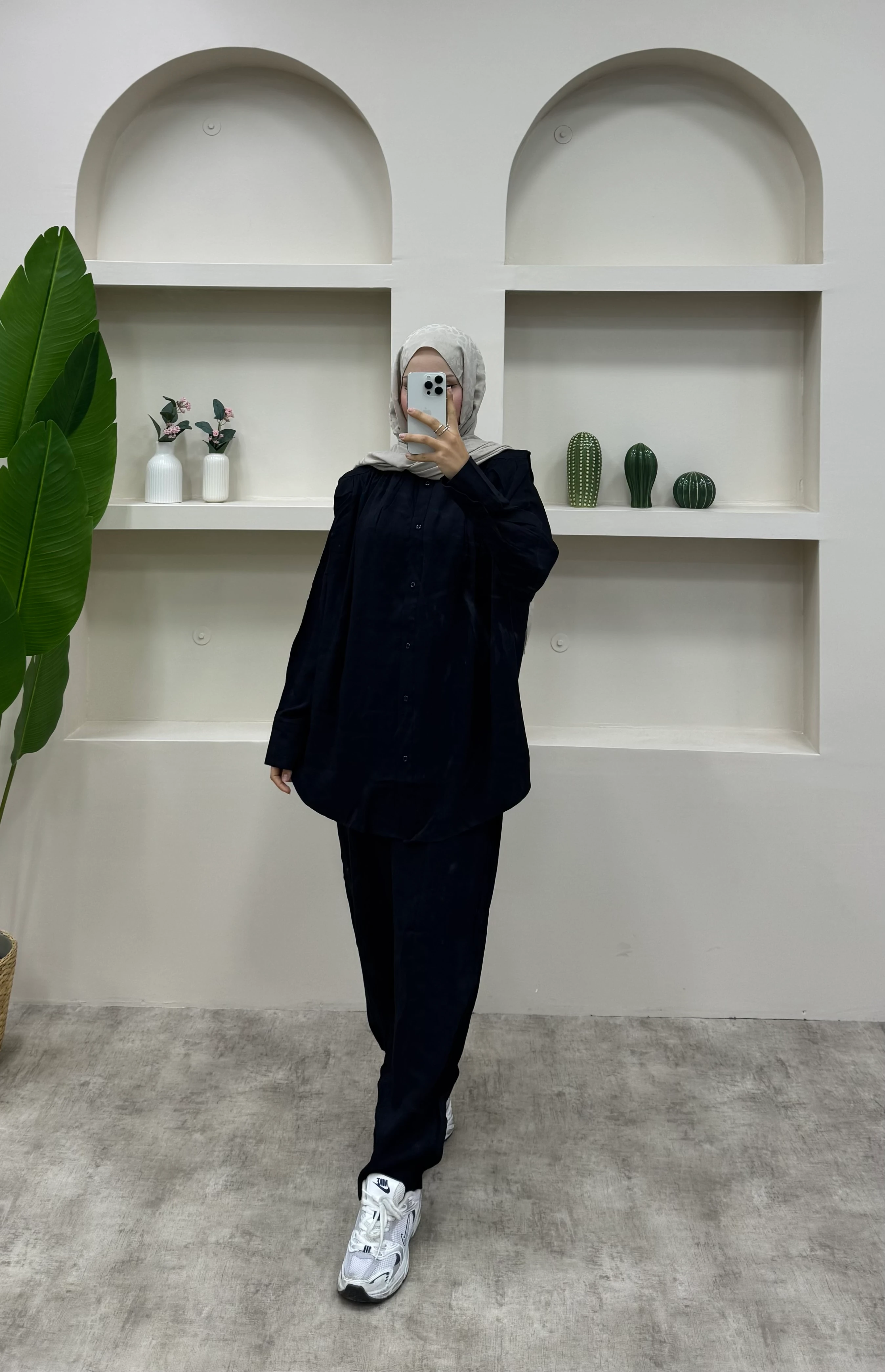 Omuzu Vatkalı Modal Takım - Siyah