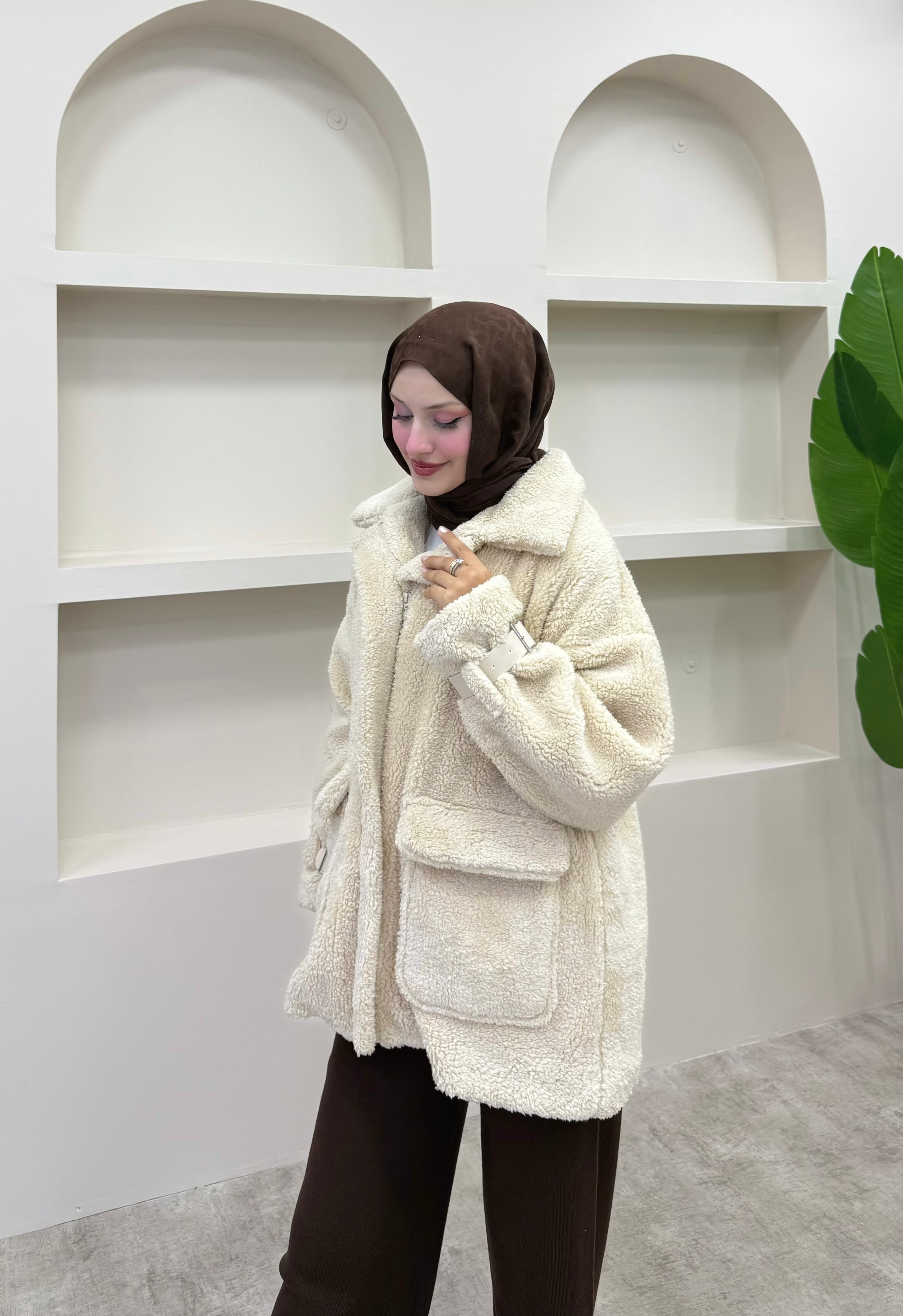 Önü Fermuarlı Peluş Mont  - Krem
