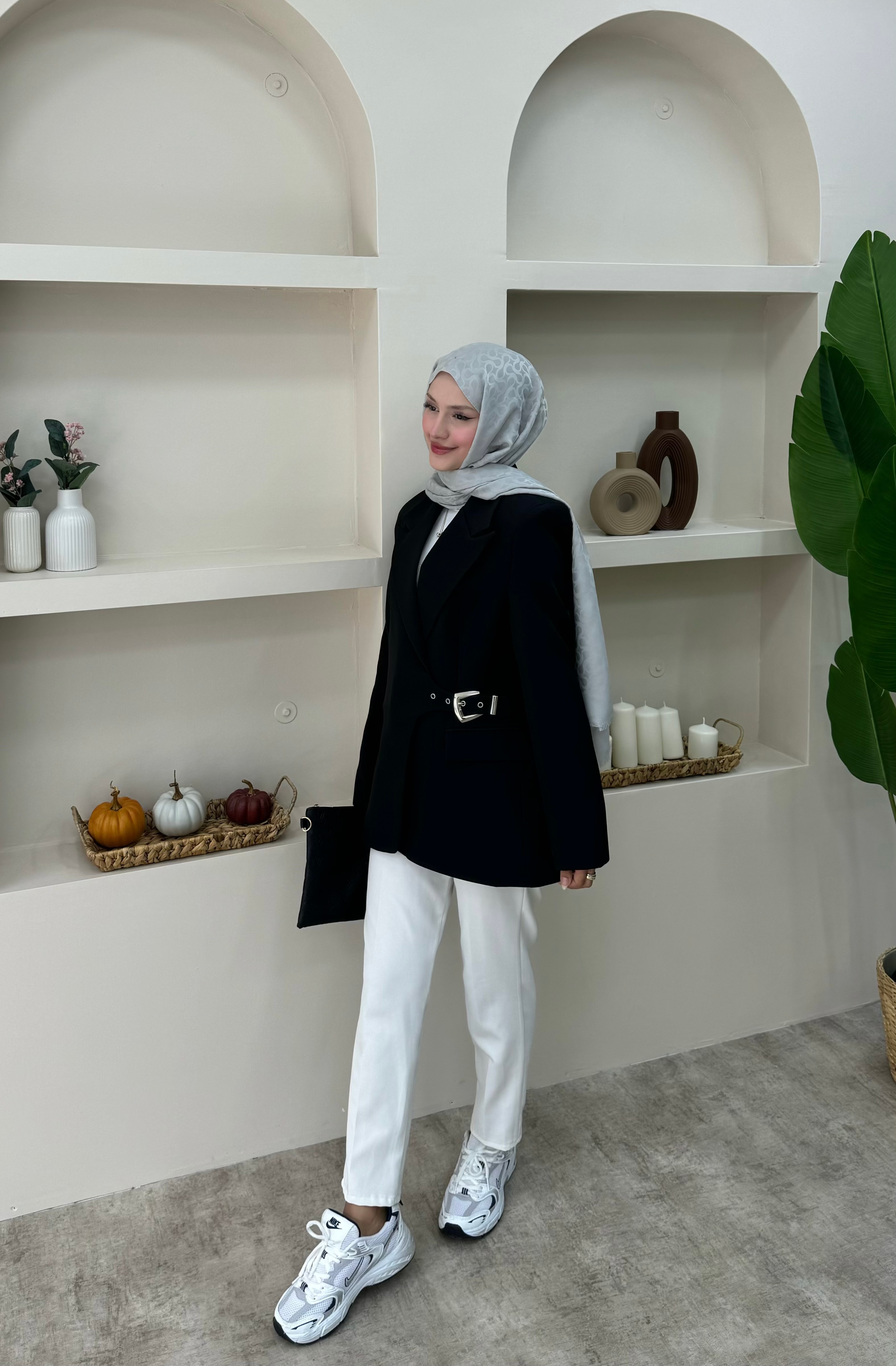 Yandan Kemer Detaylı Blazer Ceket  - Siyah