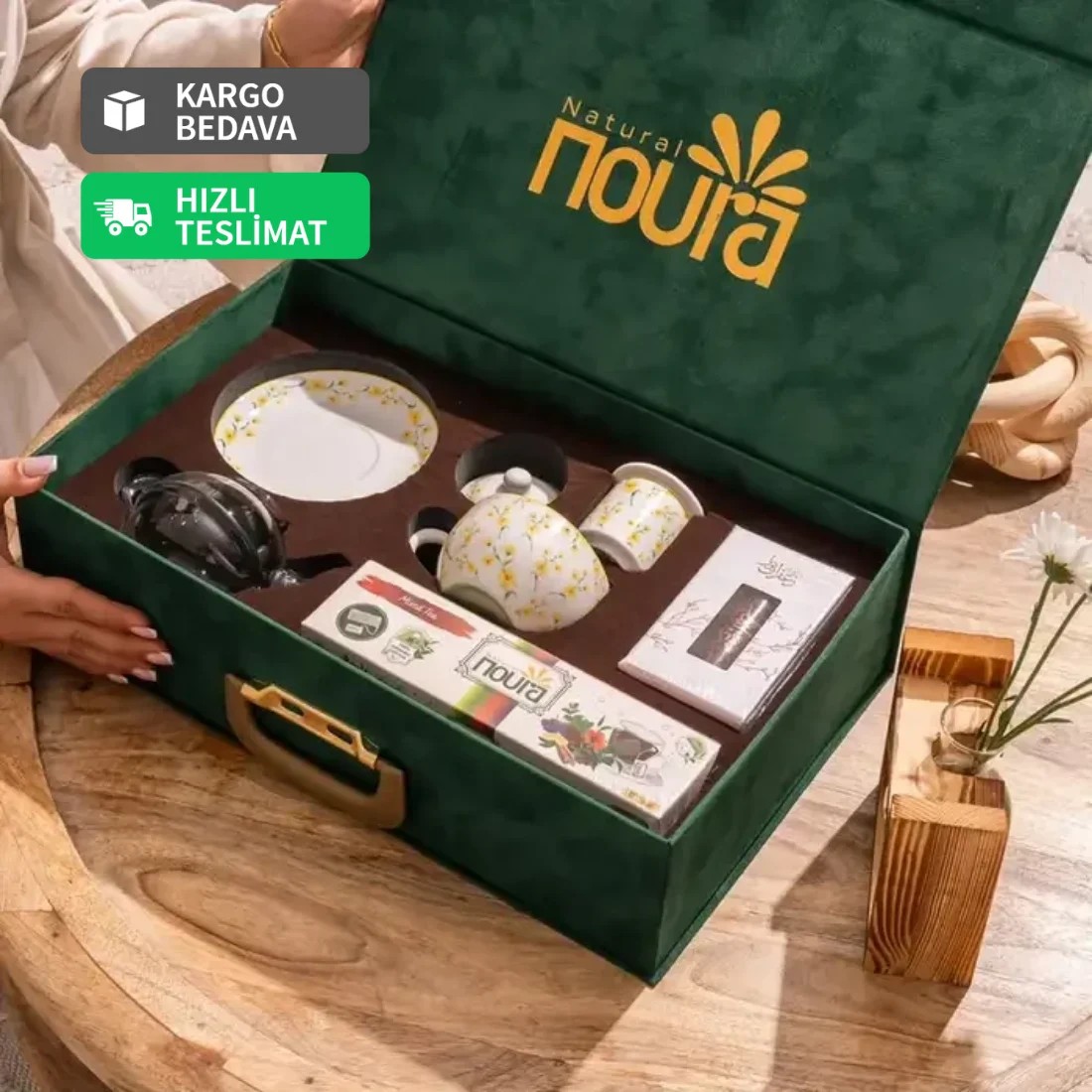 New Year's Gift Box | Tea | Saffron | Teapot