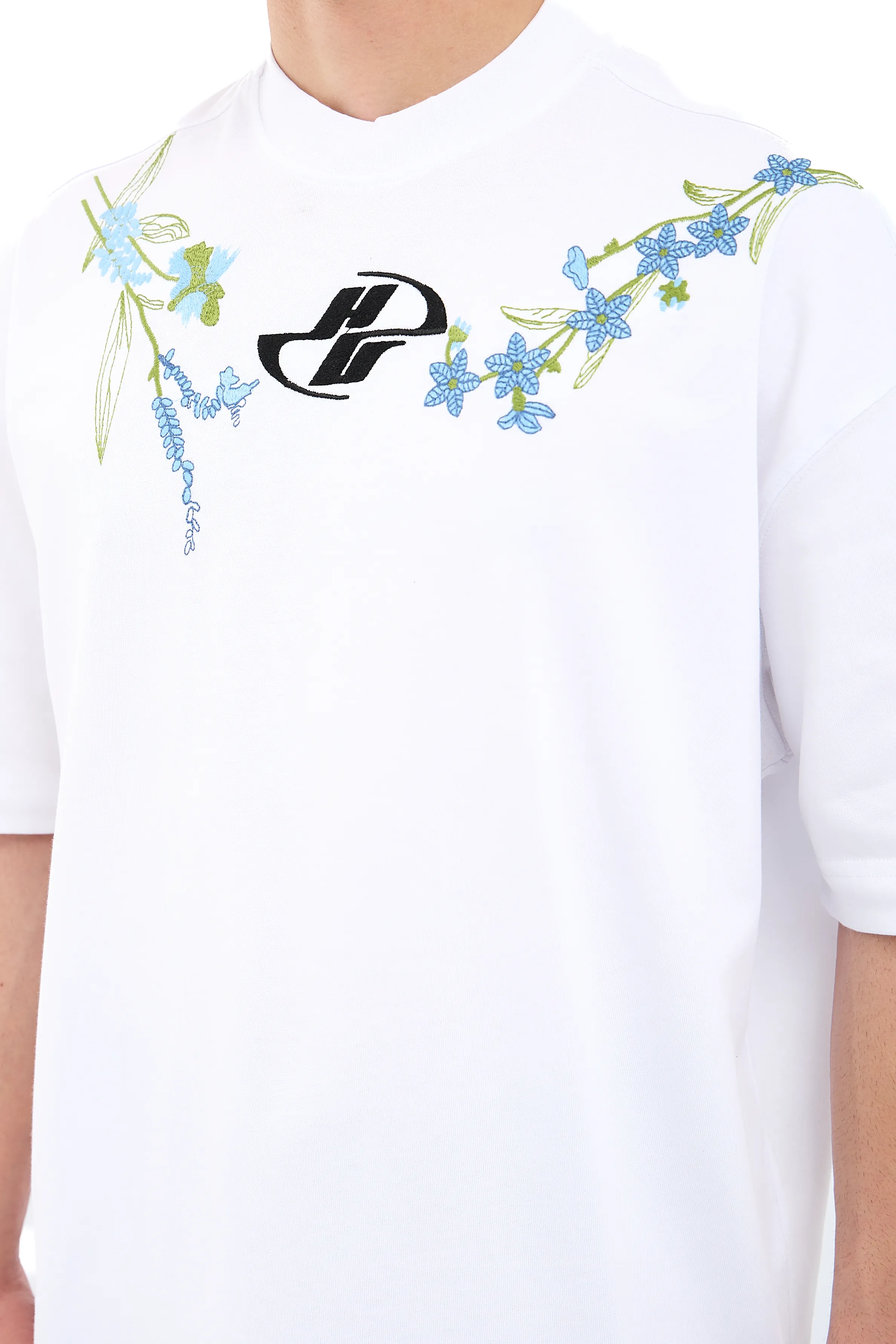 Çiçek Nakış Detay Oversize Tişört