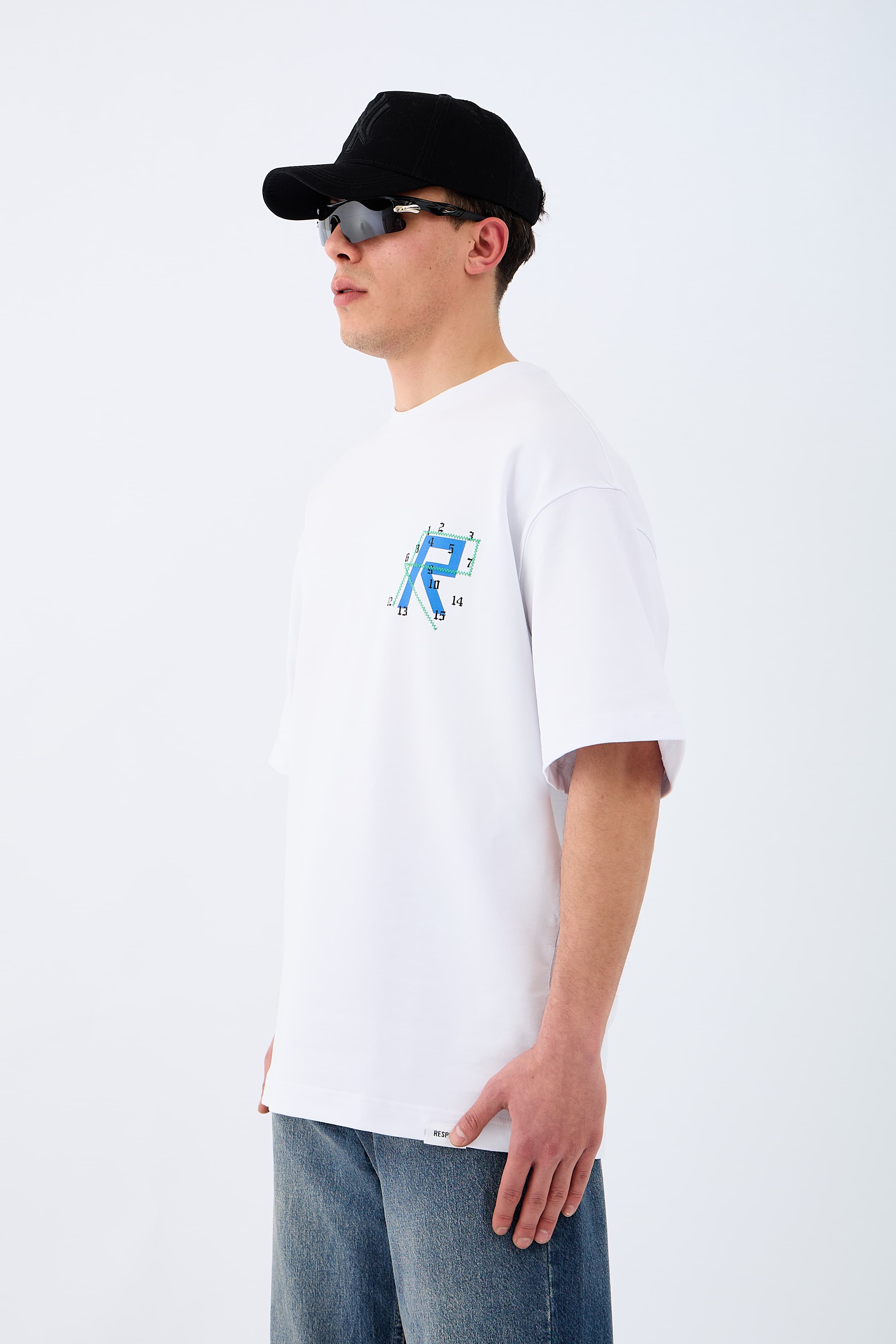R Harf Nakışlı Premium Oversize Tişört - BEYAZ