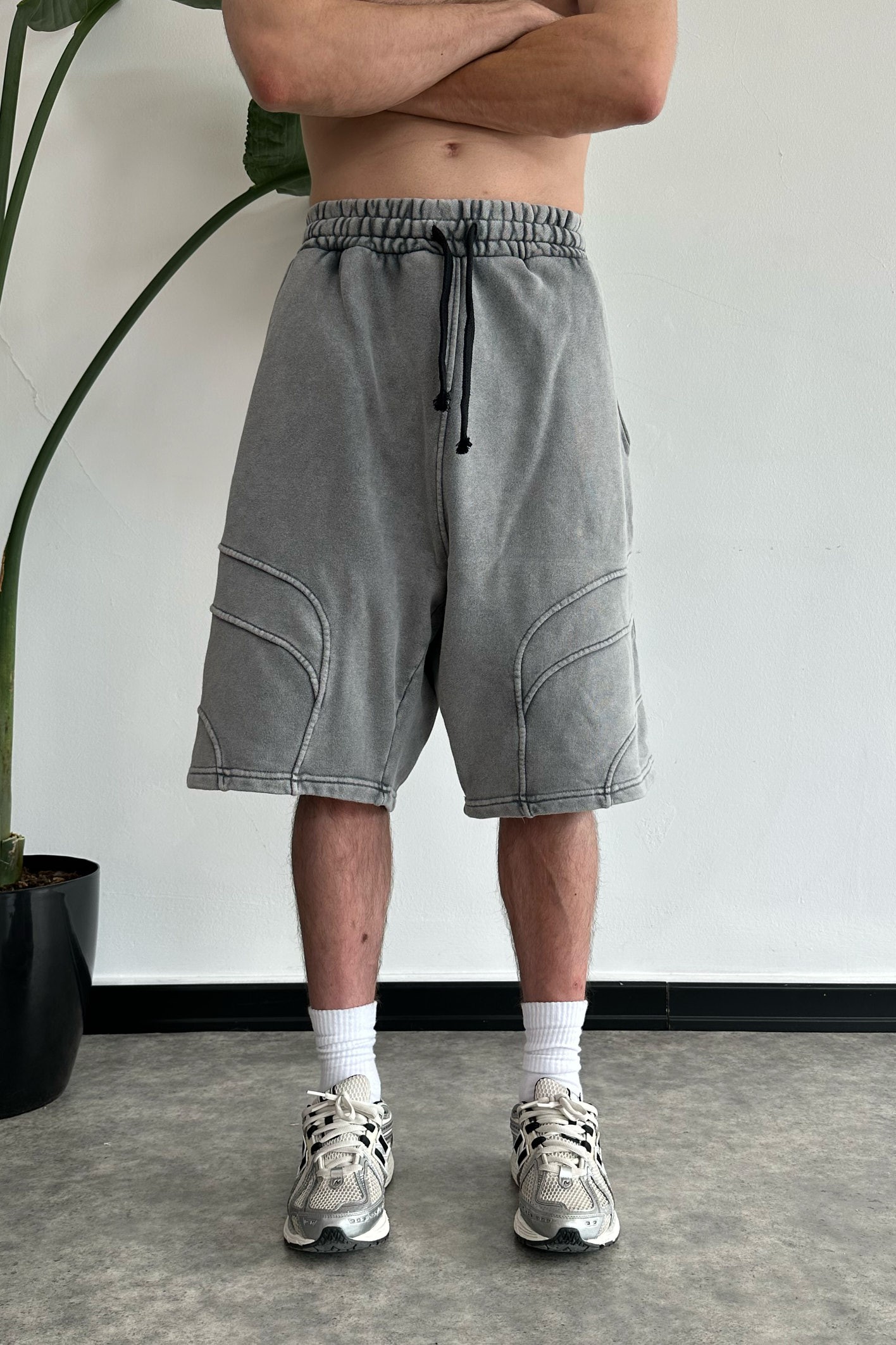 Premium Yıkamalı Çıma Nakış Detay Baggy Şort - ANTRASİT