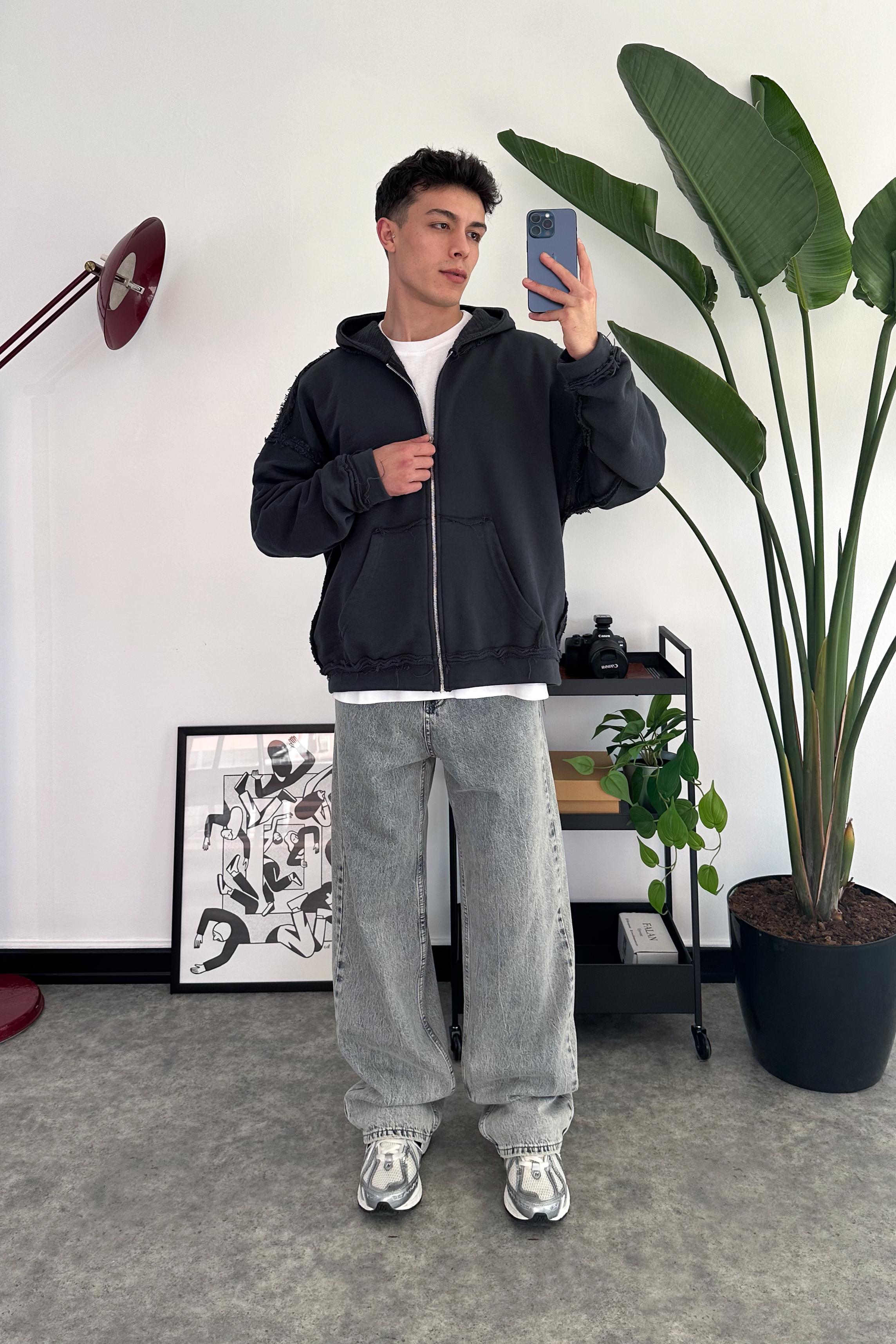 Basic Acid Washed Baggy Jean