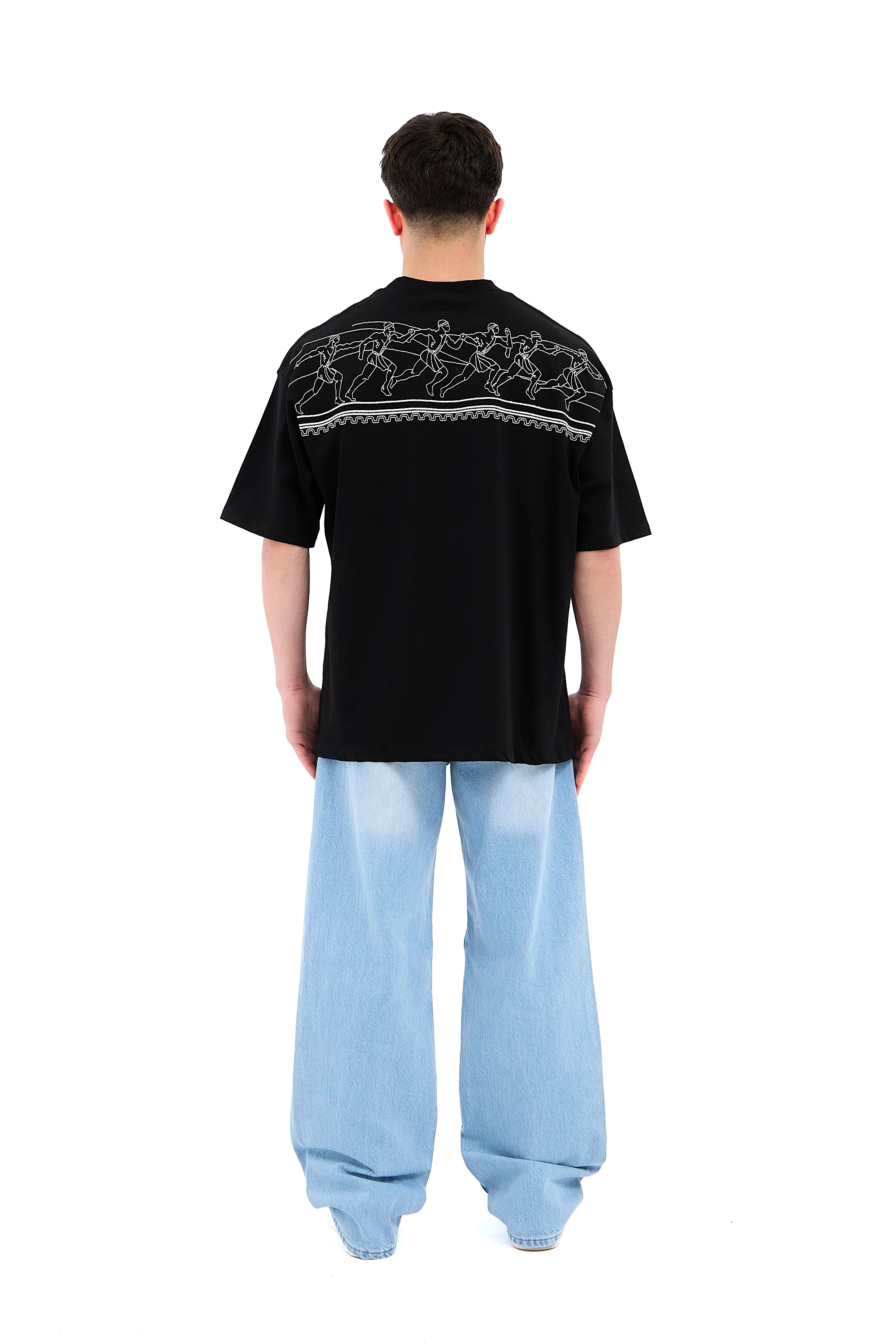 12 Nakış Detay Oversize Tişört