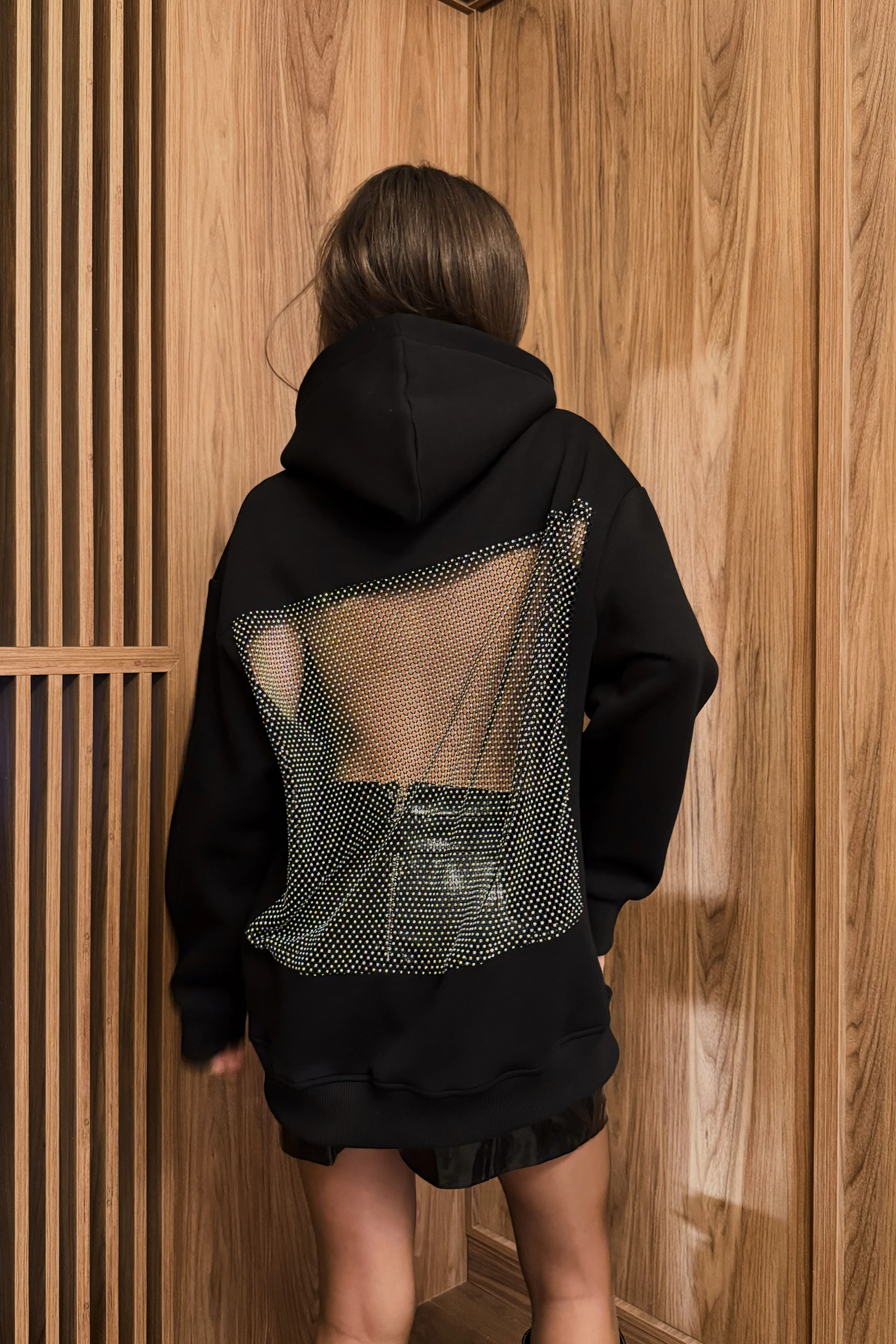 Radiantlady Sırt Tül Üzerine Hologram Taş Detay Hoodie - SİYAH