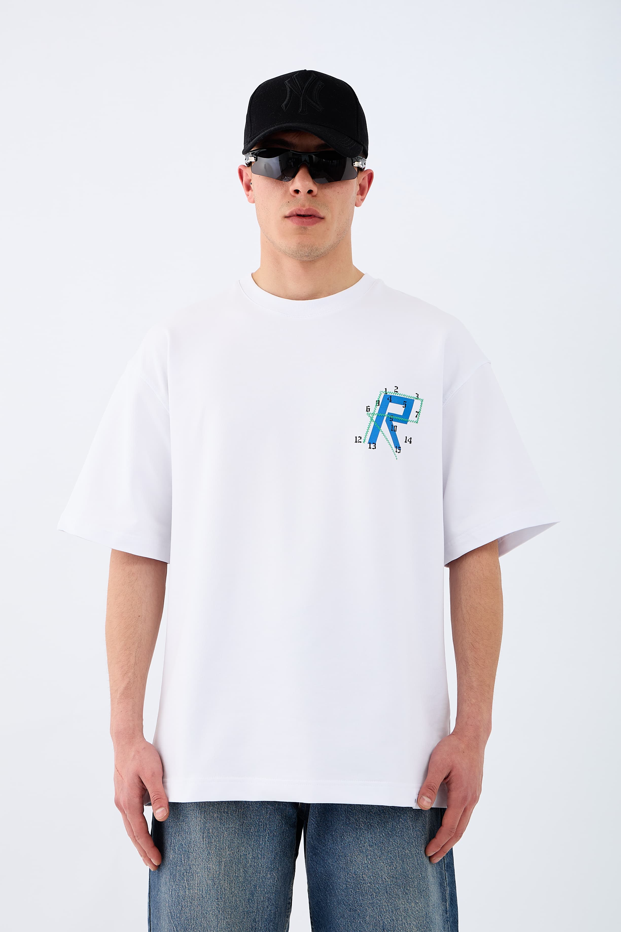 R Harf Nakışlı Premium Oversize Tişört - BEYAZ