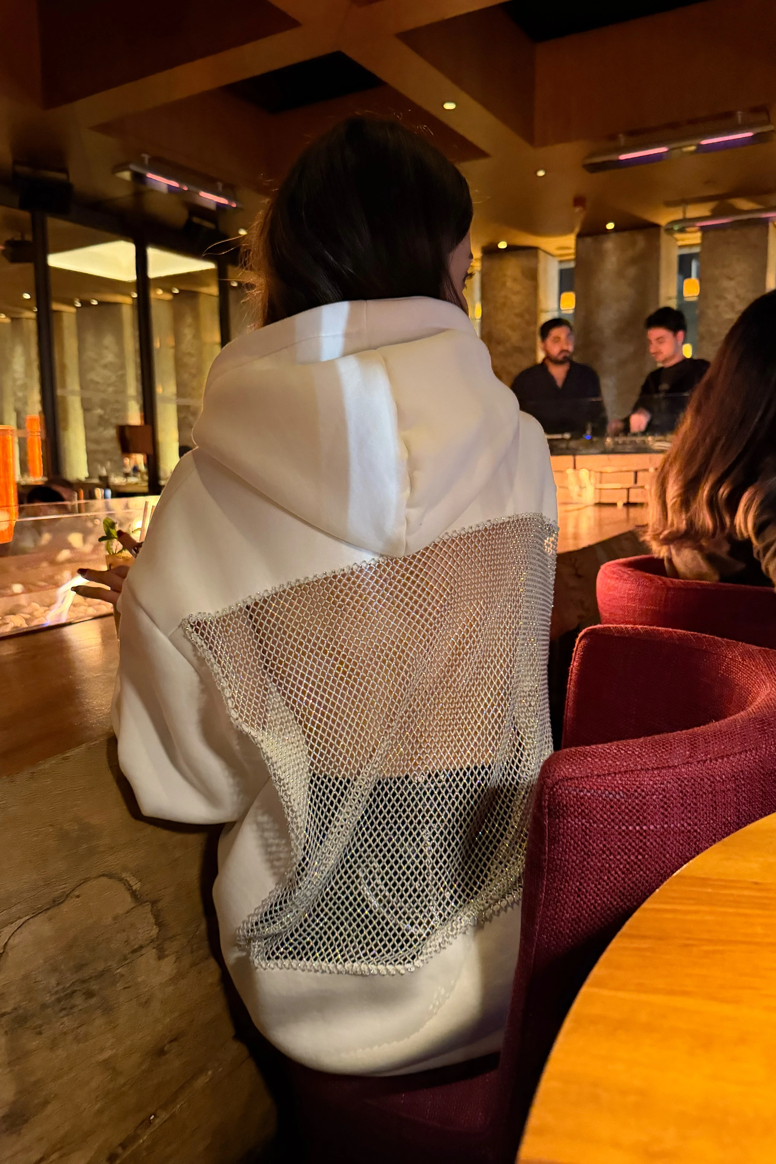 Radiantlady Sırt Tül Üzerine Hologram Taş Detay Hoodie - BEYAZ