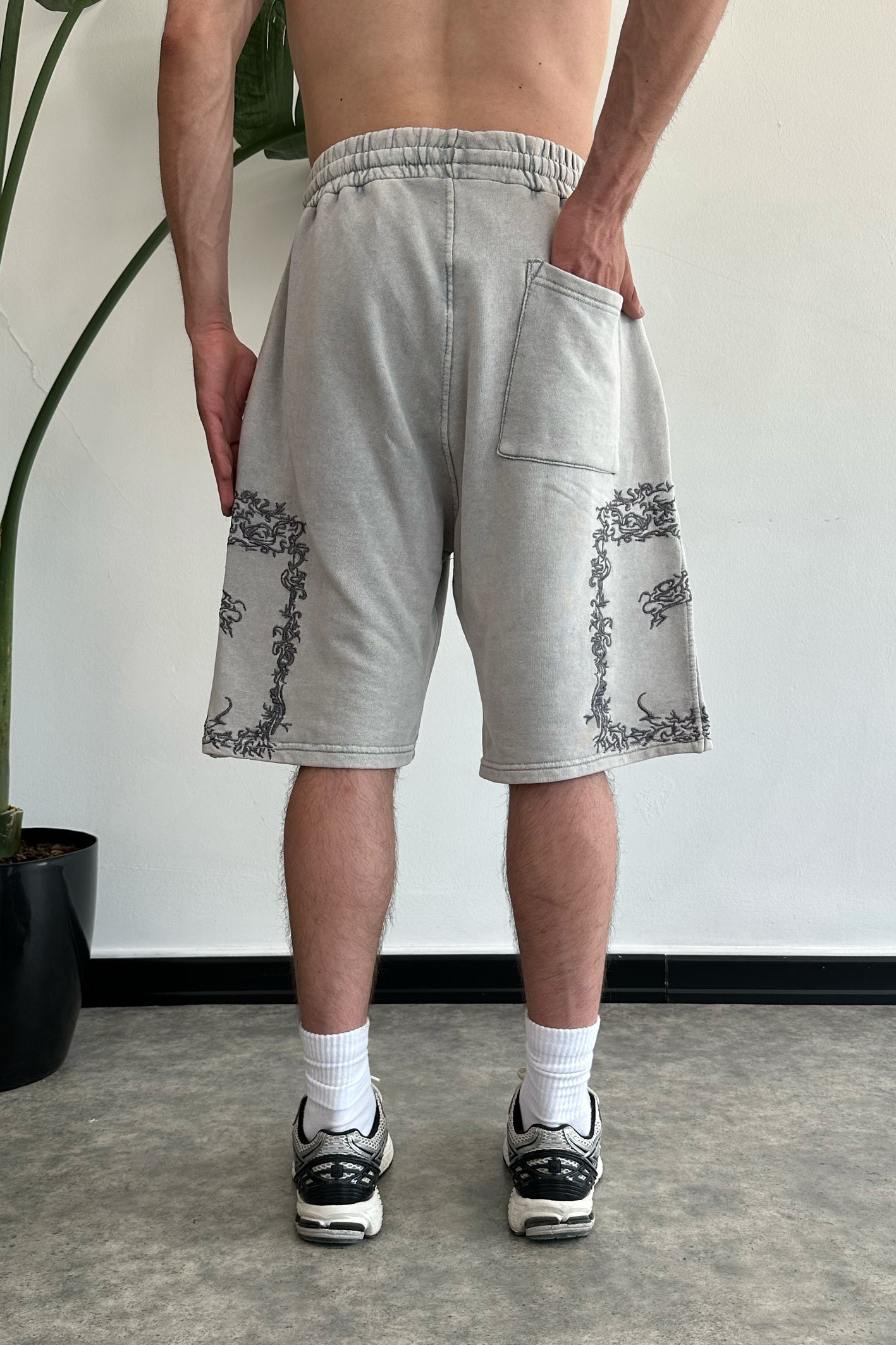 Premium Yıkamalı Frame Nakış Detay Baggy Şort - GRİ