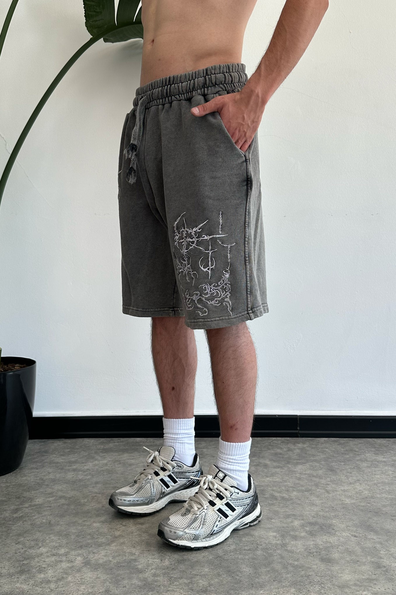 Premium Yıkamalı Rebel Nakış Detay Baggy Şort - GRİ