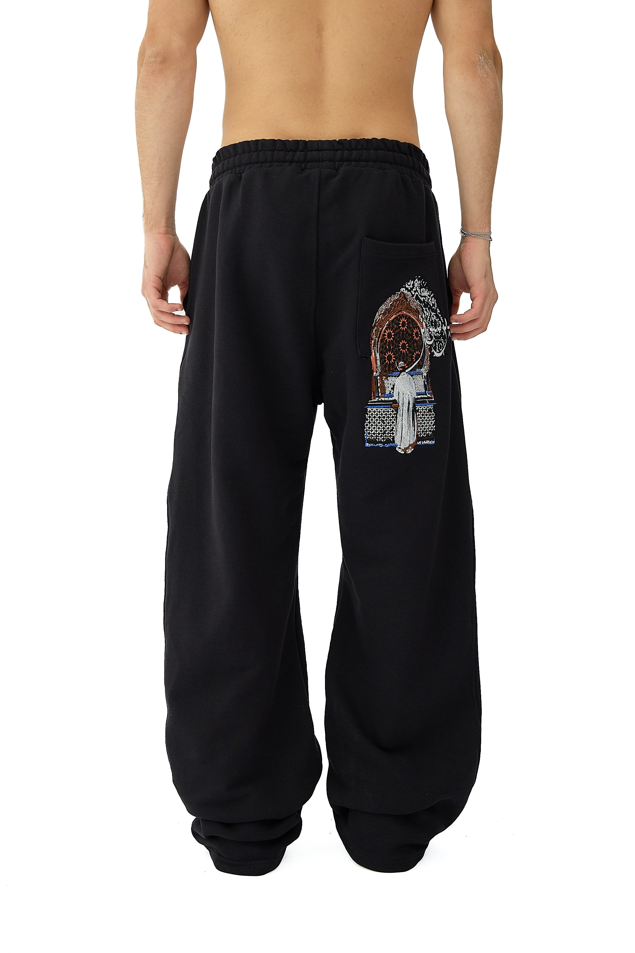Mystic Courtyard Nakış Detaylı Premium Sweatpant