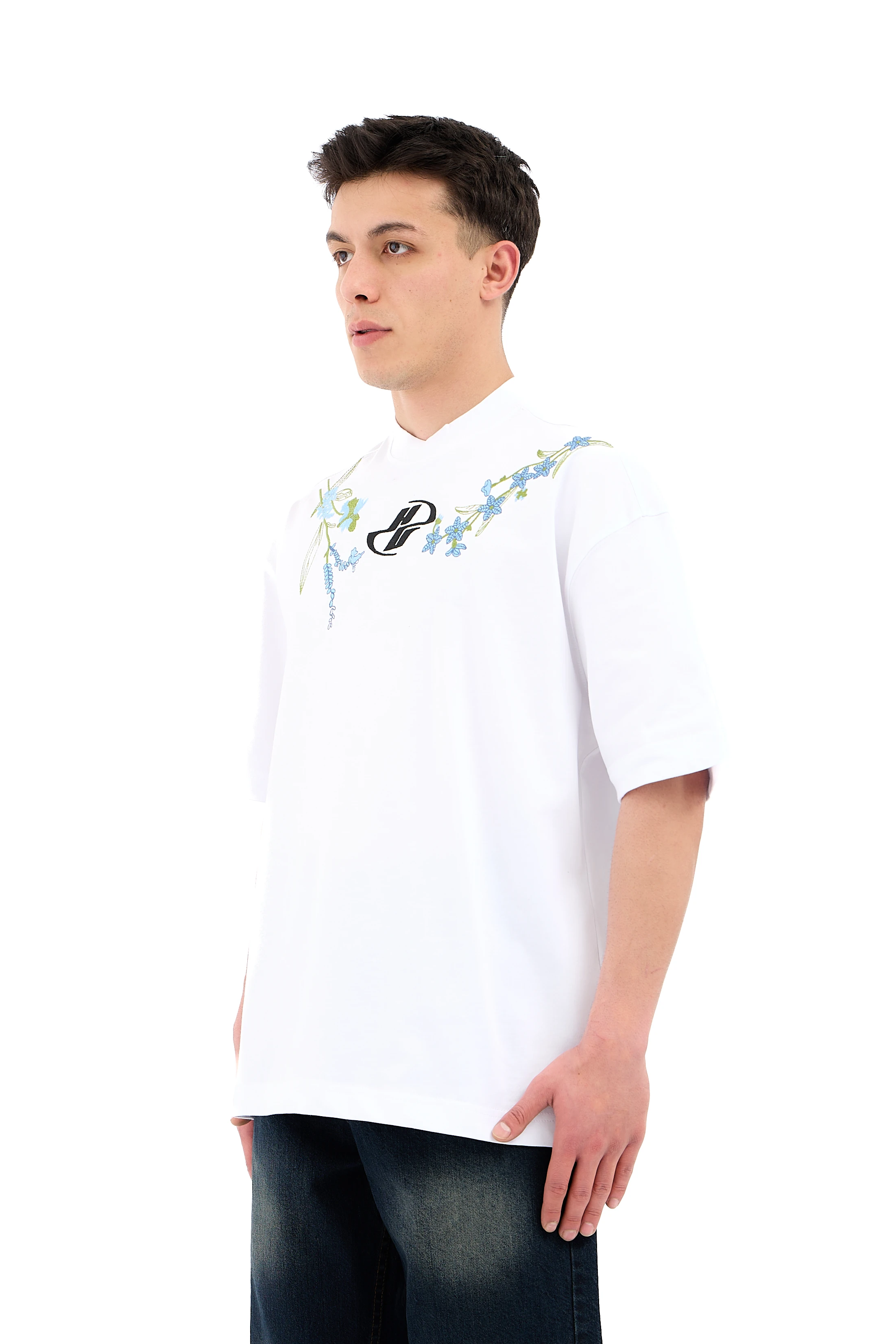 Çiçek Nakış Detay Oversize Tişört