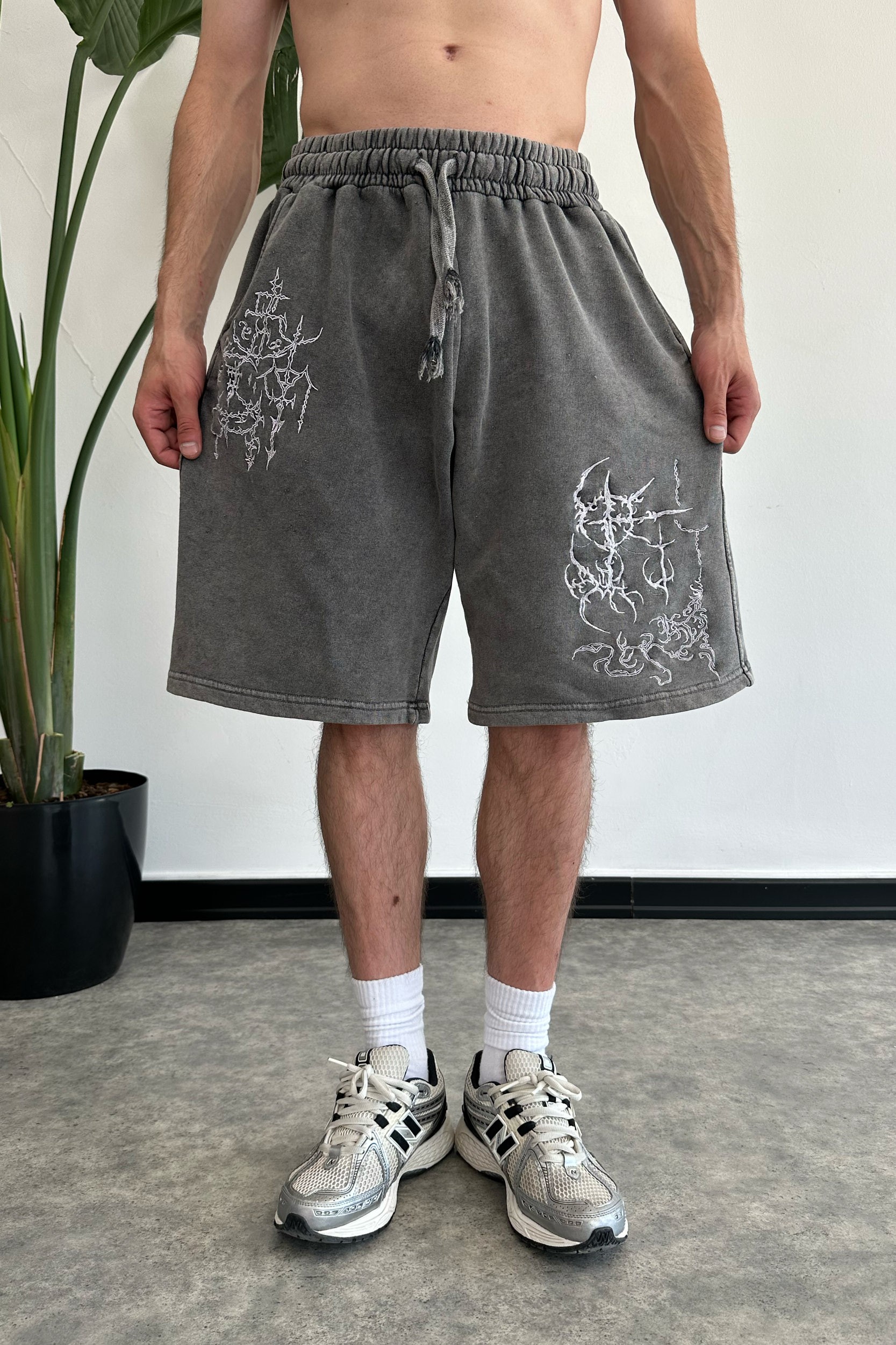 Premium Yıkamalı Rebel Nakış Detay Baggy Şort - GRİ