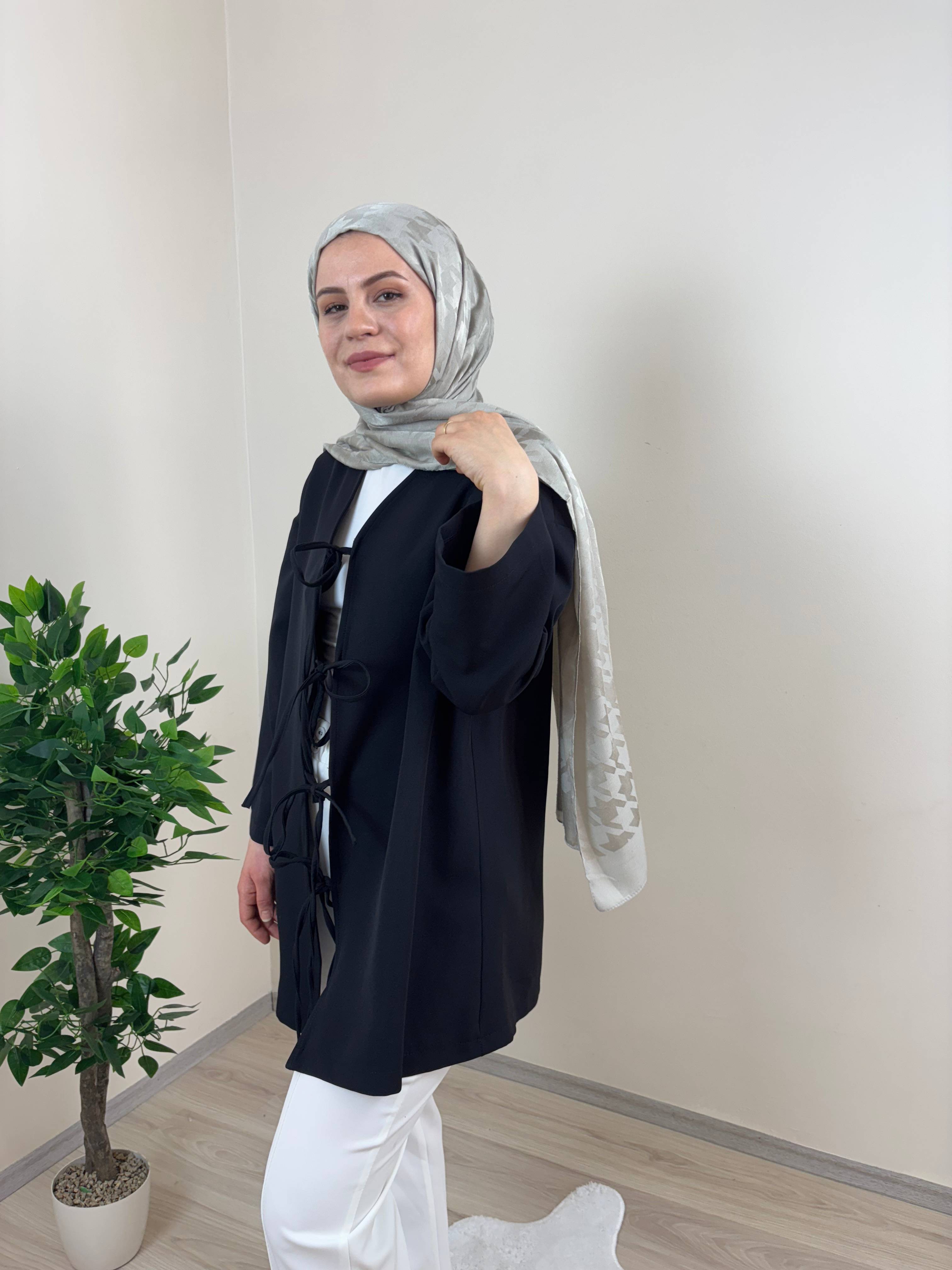 Önden Bağlamalı Kap